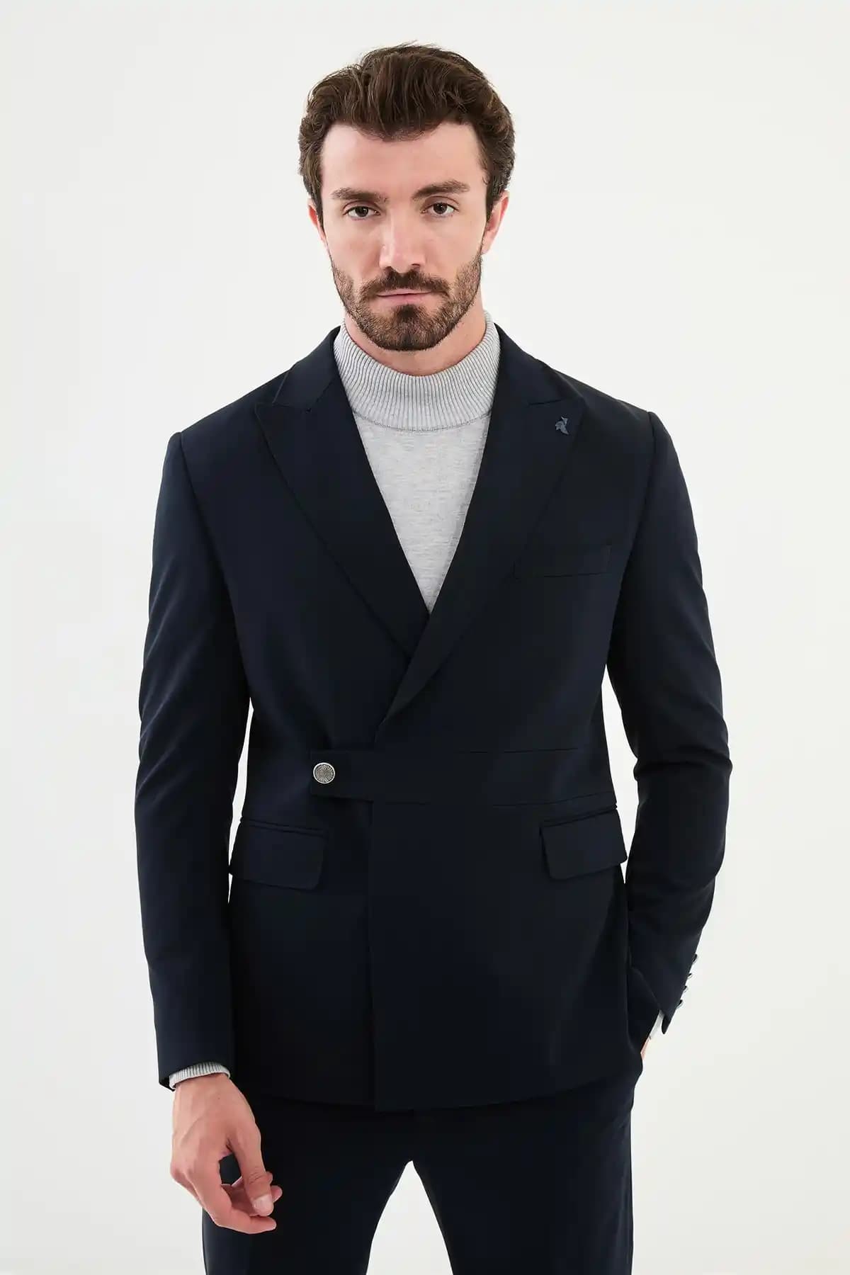 Kışlık Erkek Takım Elbise Seçimi ve Moda Trendleri Hakkında Kapsamlı Rehber