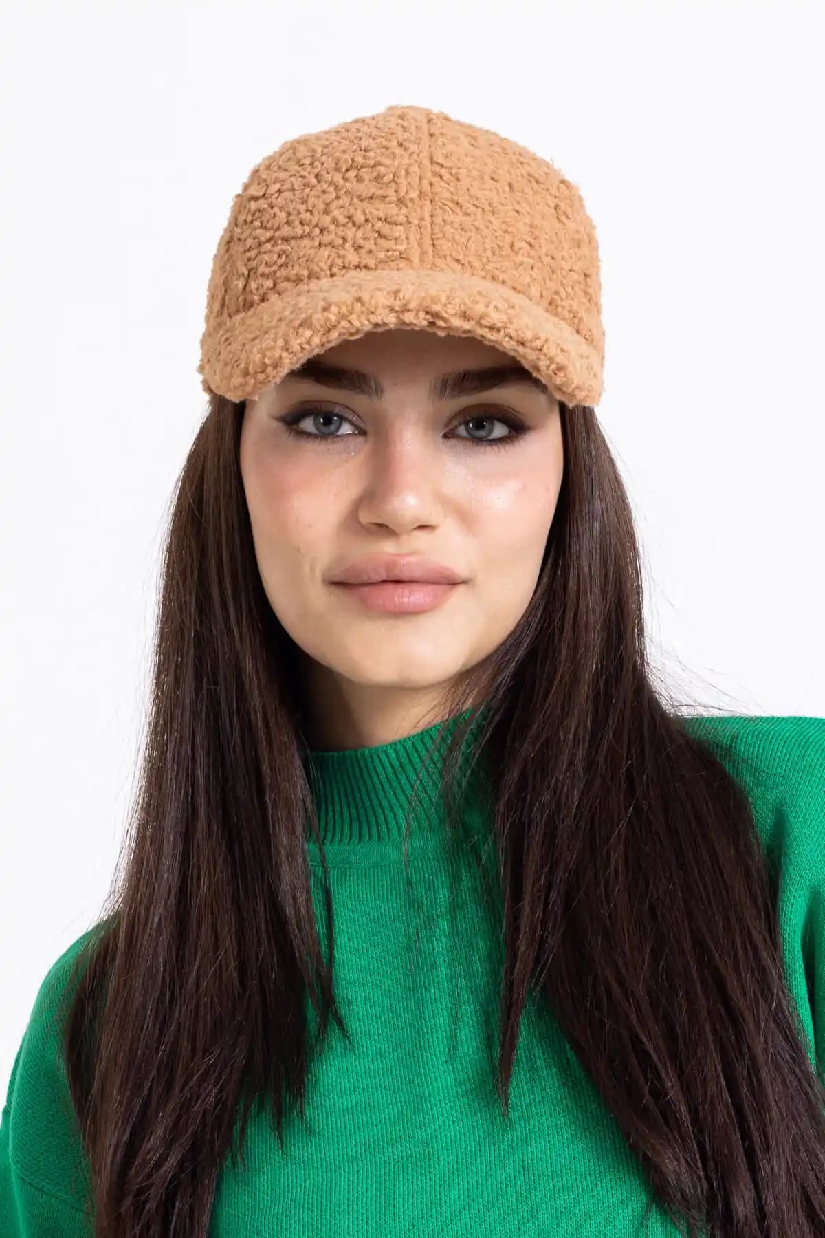 Kışlık Şapka Modasında Güncel Trendler ve Seçim Rehberi