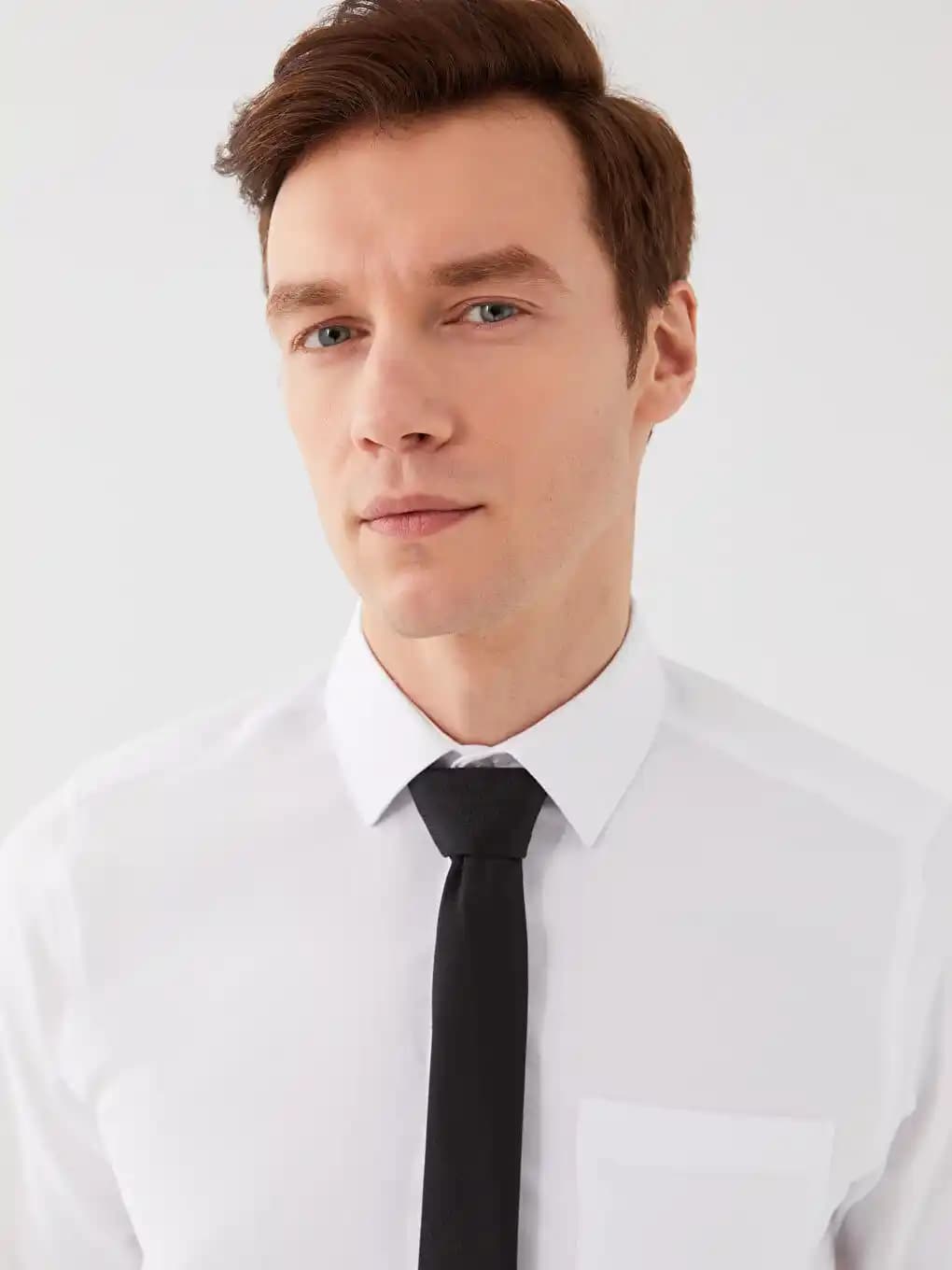 Kravatın Moda Dünyasındaki Yeri ve LC Waikiki ile Tarzınızı Yansıtma Rehberi