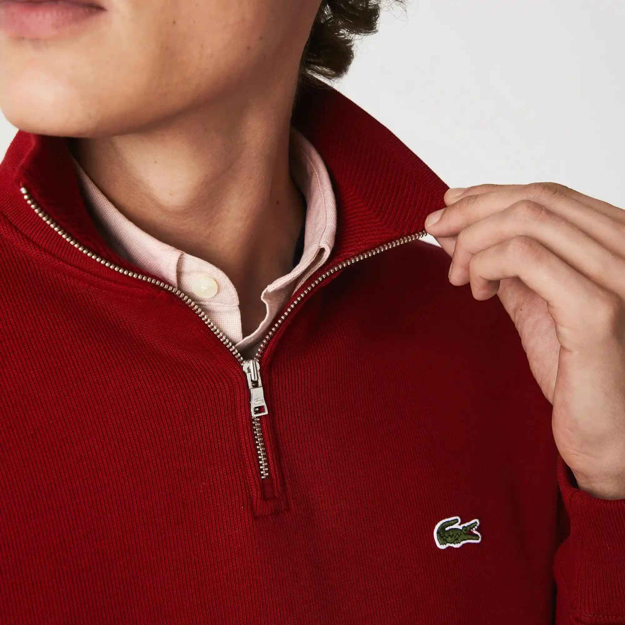 Lacoste Fermuarlı Sweatler: Modern ve Şık Spor Giyim Parçaları