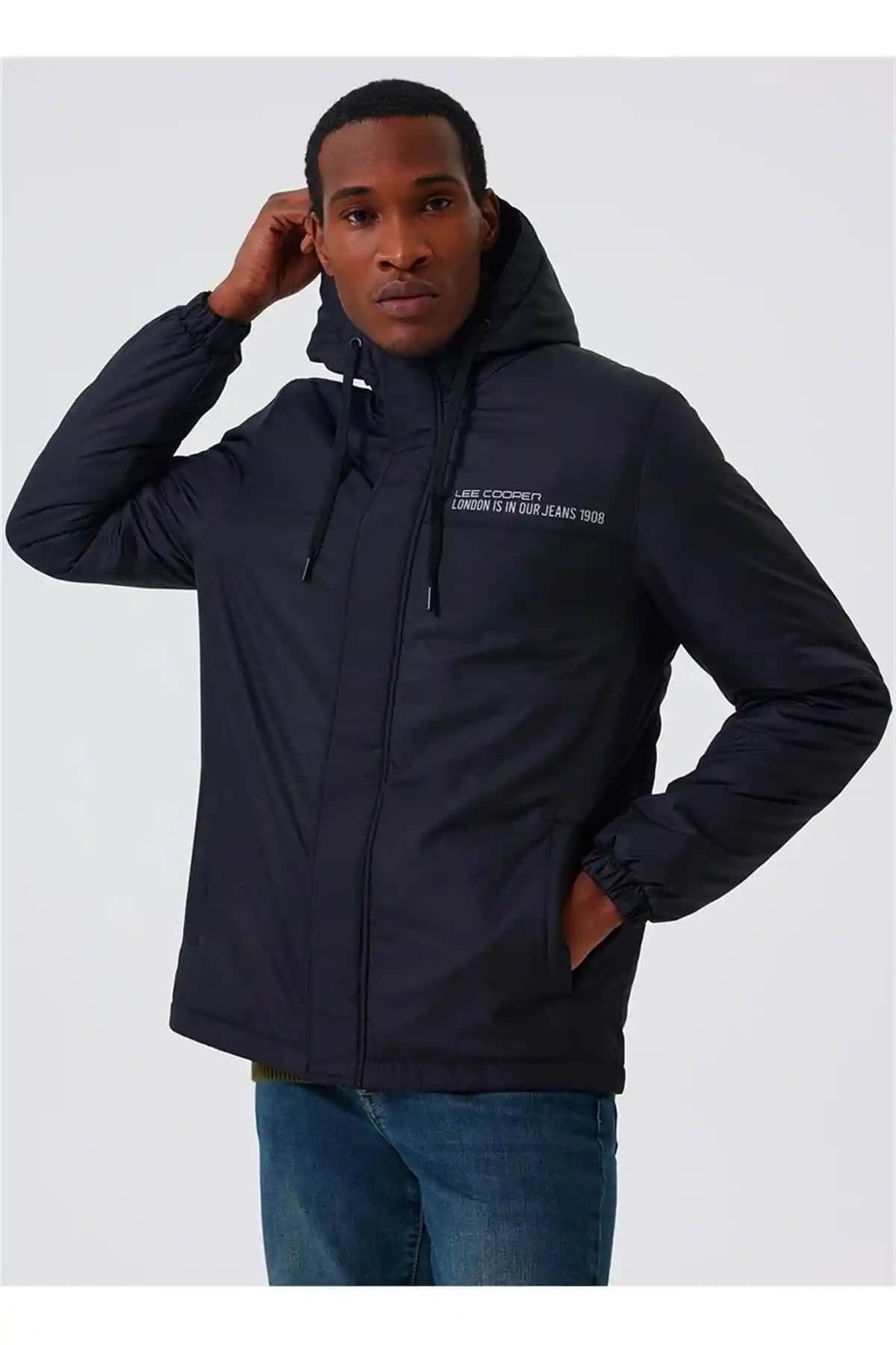 Lee Cooper: Köklü Geçmişi ve Güncel Moda Trendleriyle Denim Dünyasında Öne Çıkan Marka
