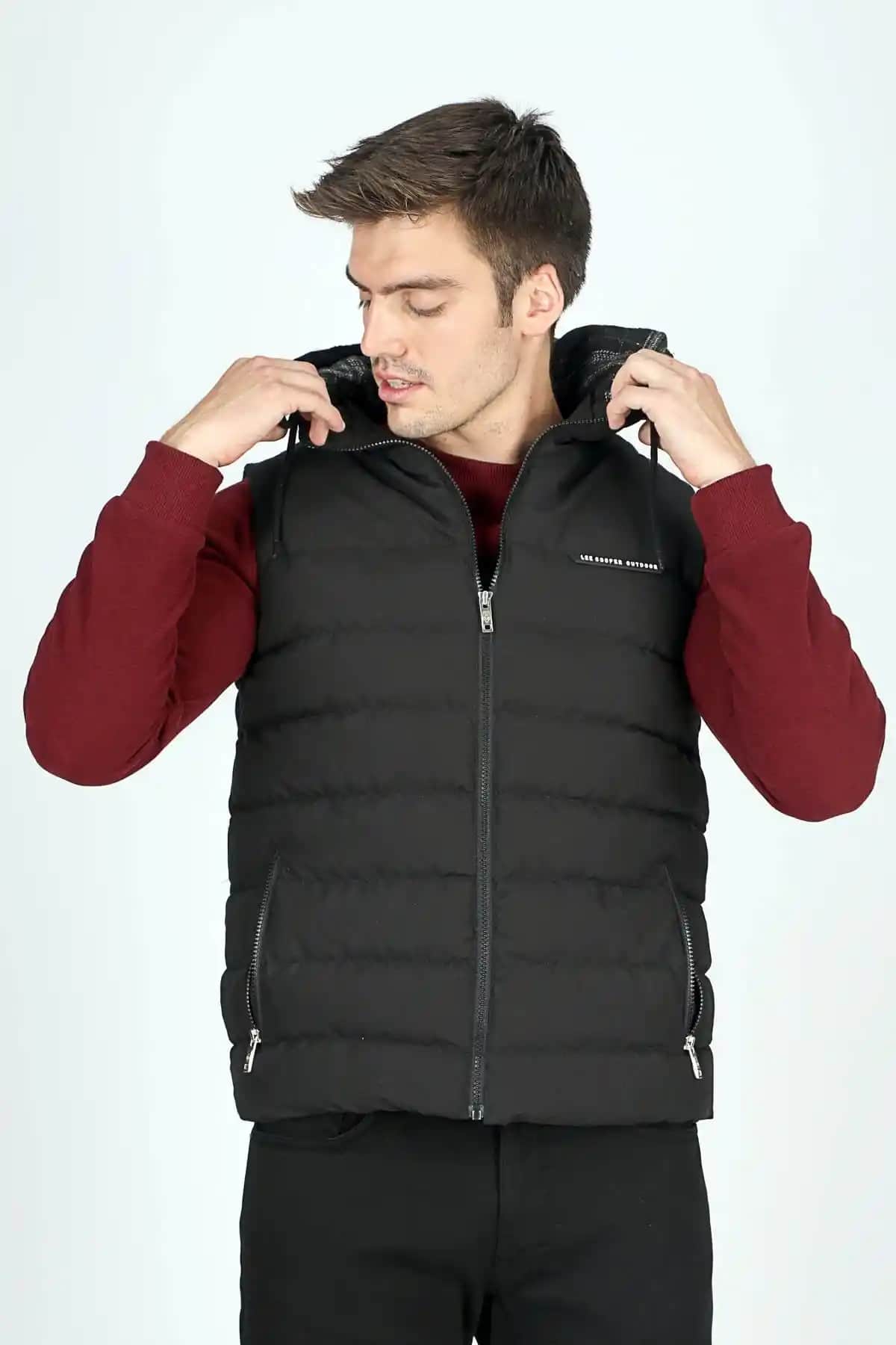 Lee Cooper Yelekleri: Moda ve Fonksiyonelliğin Birlikte Sunulduğu Güncel Koleksiyonlar