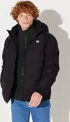 Lee Şişme Montlar: Moda ve Fonksiyonelliğin Mükemmel Buluşması