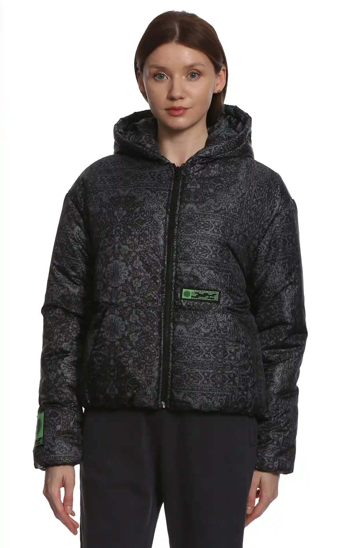 Les Benjamins Kadın Montları Modern Stil ve Fonksiyonelliği Bir Arada Sunar