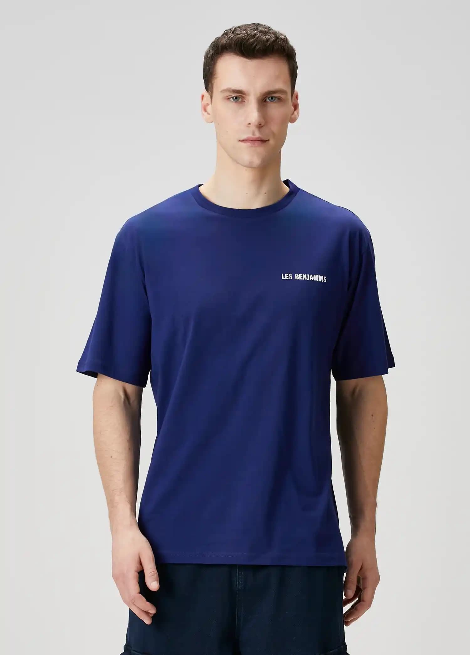 Les Benjamins Lacivert Tişörtler: Modern Stil ve Rahatlığın En İyi Buluşması
