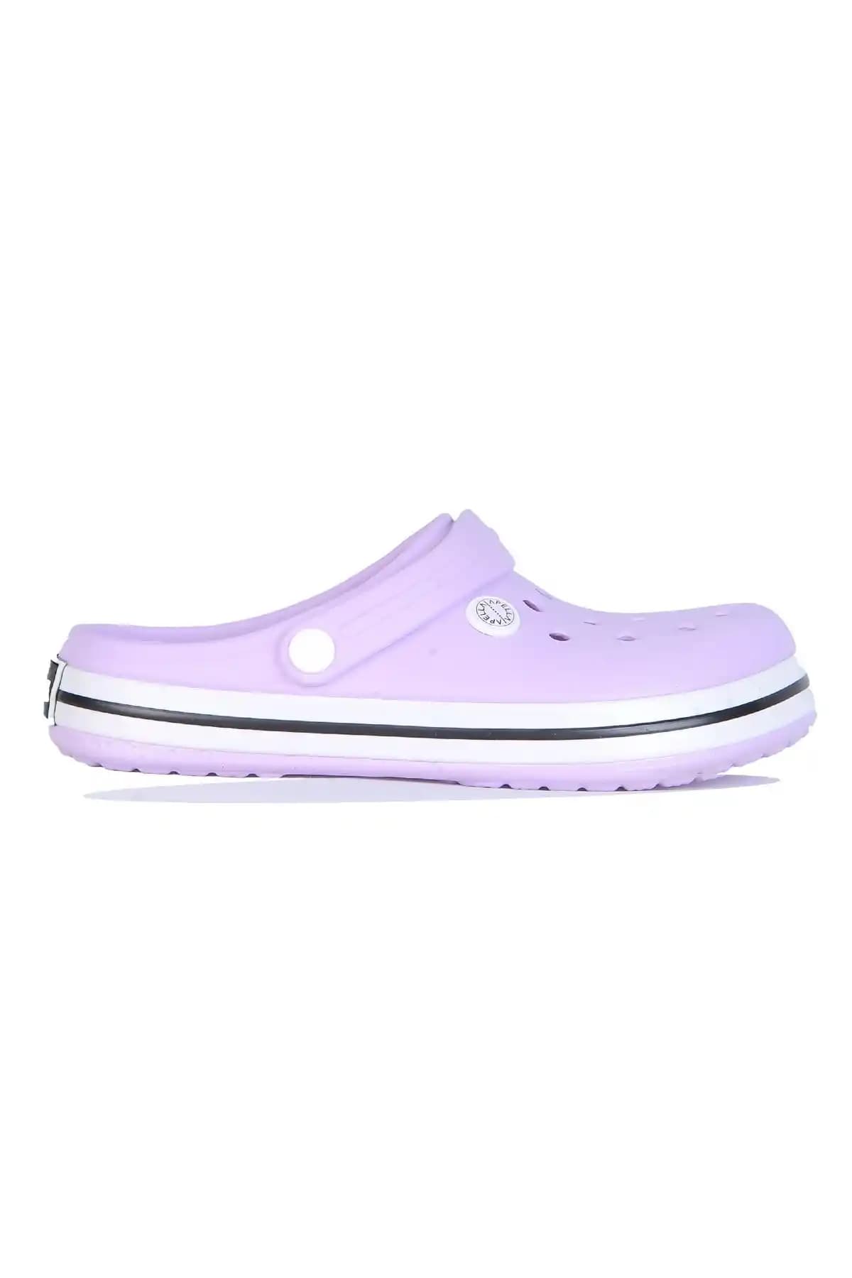 Lila Crocs Kadın Modasında Renk ve Tarzın Gücü: Konfor ve Şıklık Bir Arada