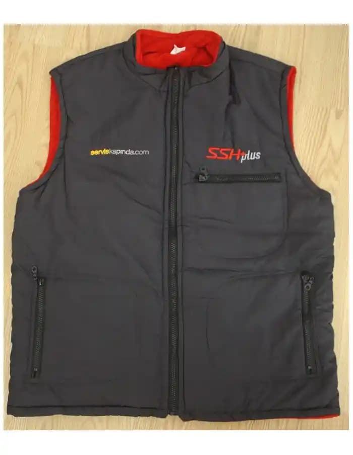 Logolu İş Elbiseleri: Moda ve Fonksiyonelliğin Modern İş Giyiminde Buluşması