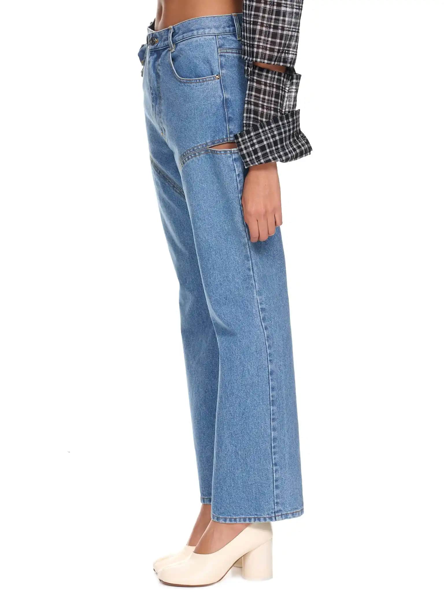 Lotus Jeans: Modern ve Sürdürülebilir Tasarımlarla Moda Dünyasında Kendine Özgü Bir İfade