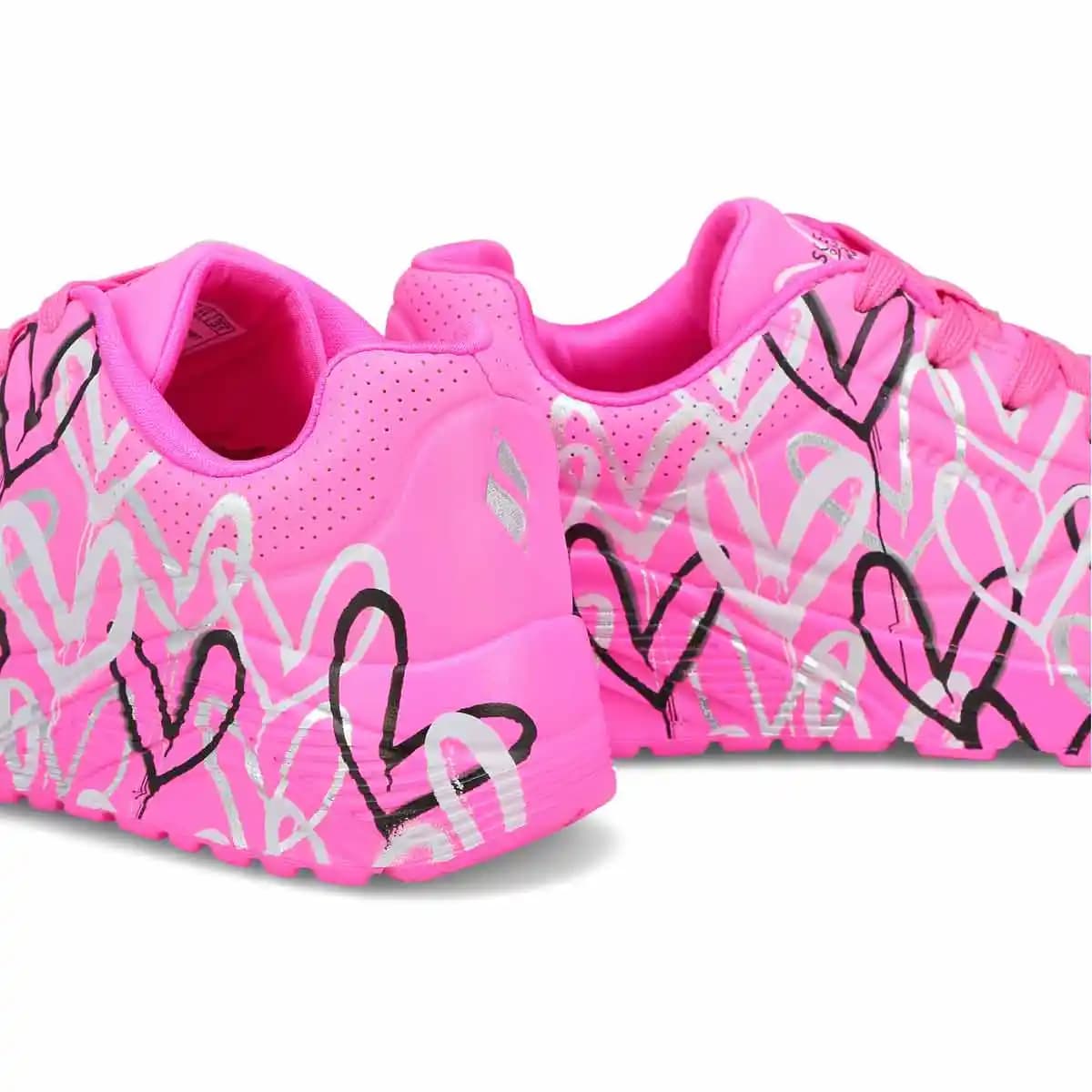 Love Up Sneaker Modada Yeni Trend: Şıklık ve Konforun Buluşması