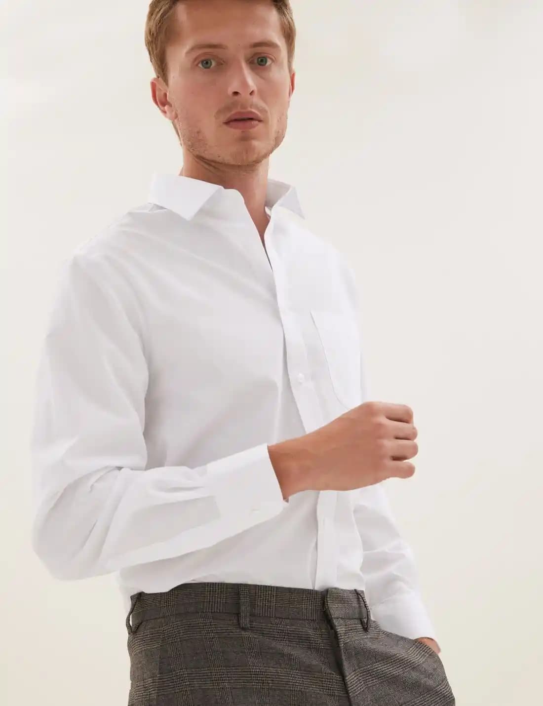 M&S Erkek Gömlekleri: Kalite ve Şıklığın Güncel Moda Trendleriyle Buluşması