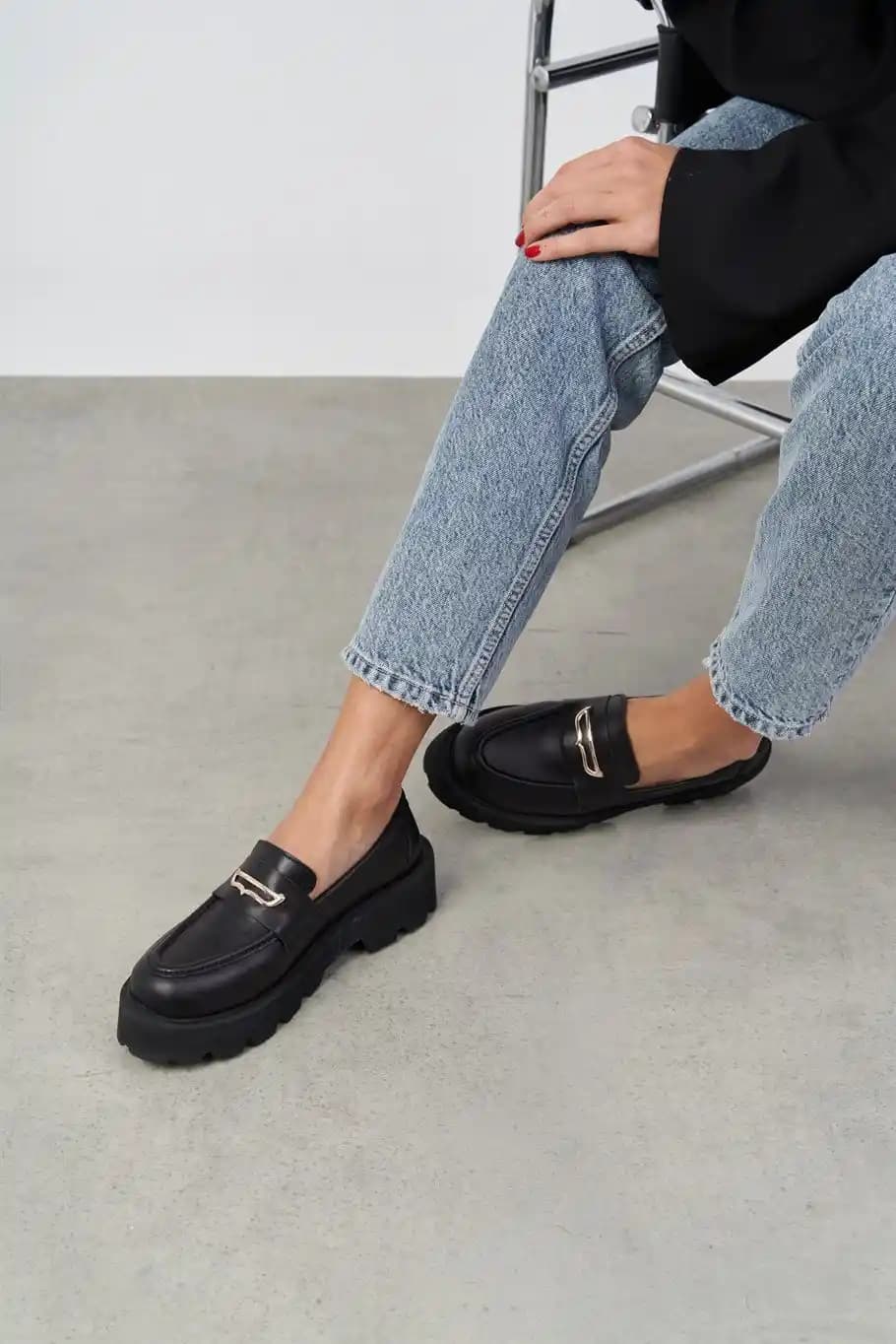 Makosen Ayakkabı: Şıklık ve Rahatlığın Buluştuğu Klasik ve Modern Tarzlar