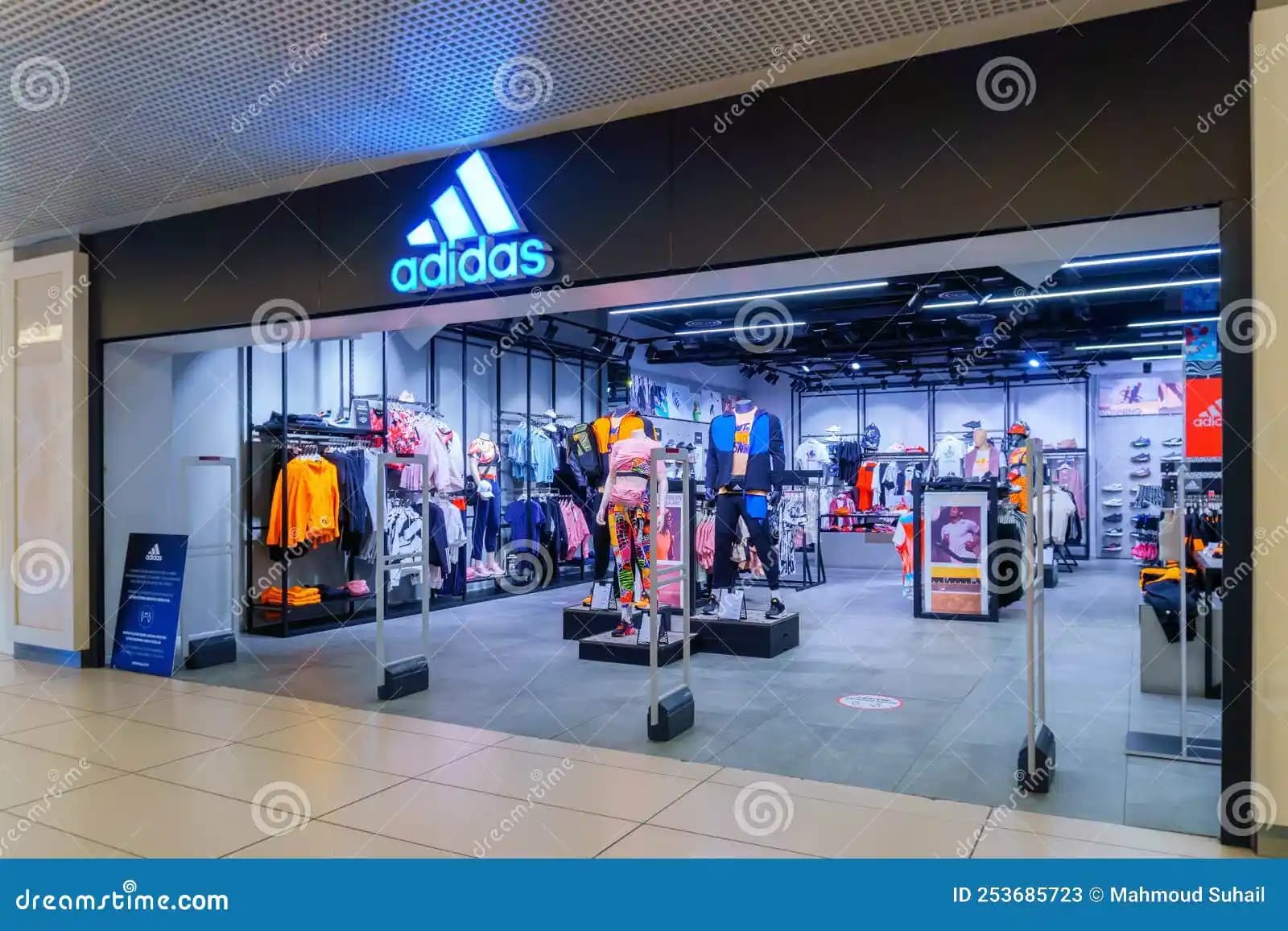 Mall of Istanbul'da Adidas Deneyimi: Moda ve Sporun Buluştuğu Alışveriş Merkezi