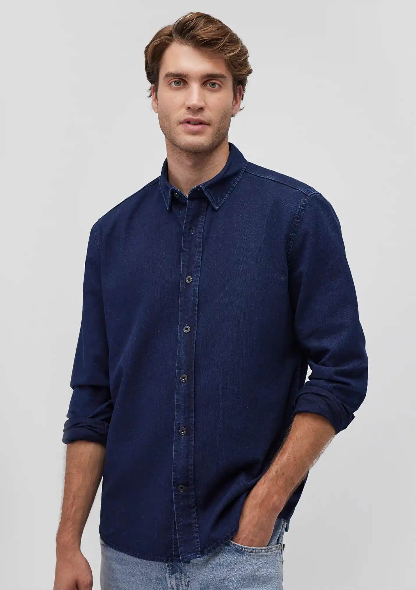 Mavi Denim Gömlekler: Zamansız ve Çok Yönlü Moda Parçanız