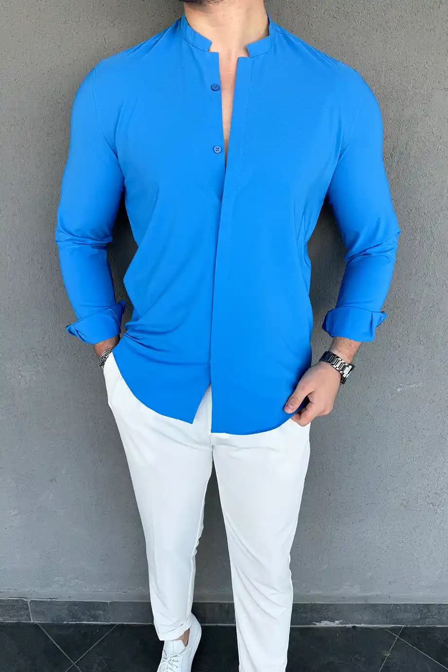 Mavi Hakim Yaka Gömlek: Zamansız Şıklık ve Çok Yönlülük İçin Stil Rehberi