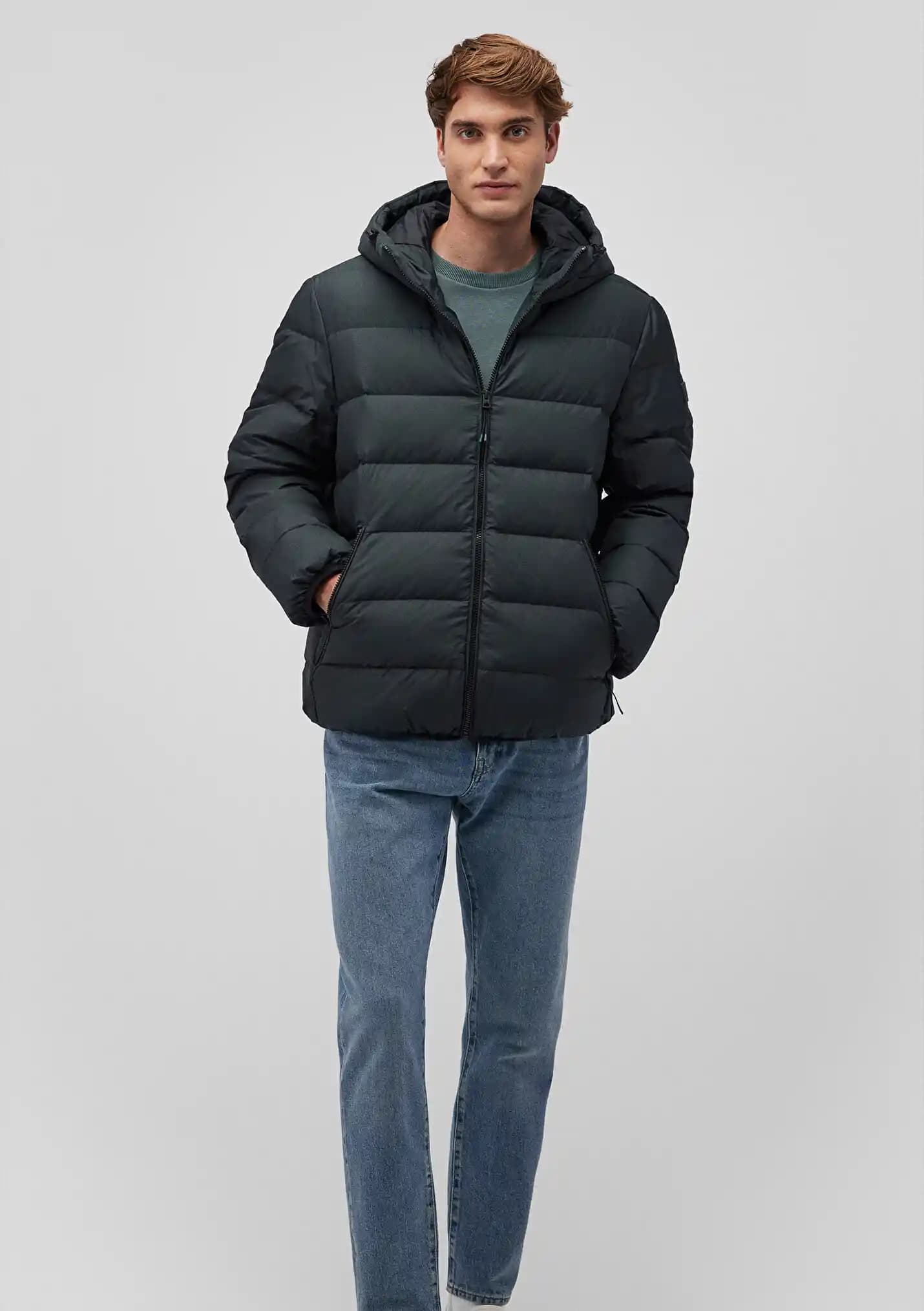 Mavi Kuş Tüyü Montlar: Şıklık ve Konforun Modern Kış Modasındaki Yeri