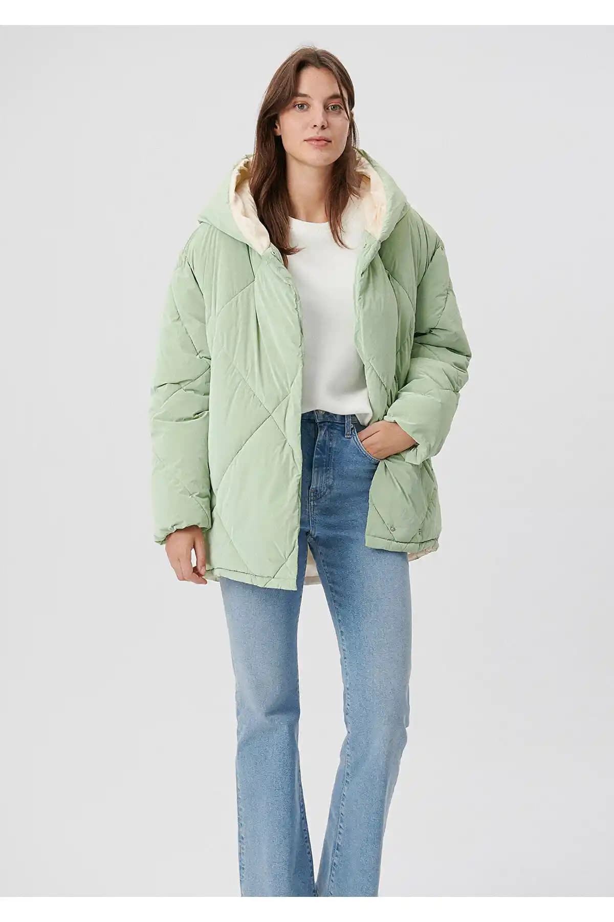 Mavi ve Yeşil Tonların Moda Dünyasındaki Gücü ve Stil İpuçları