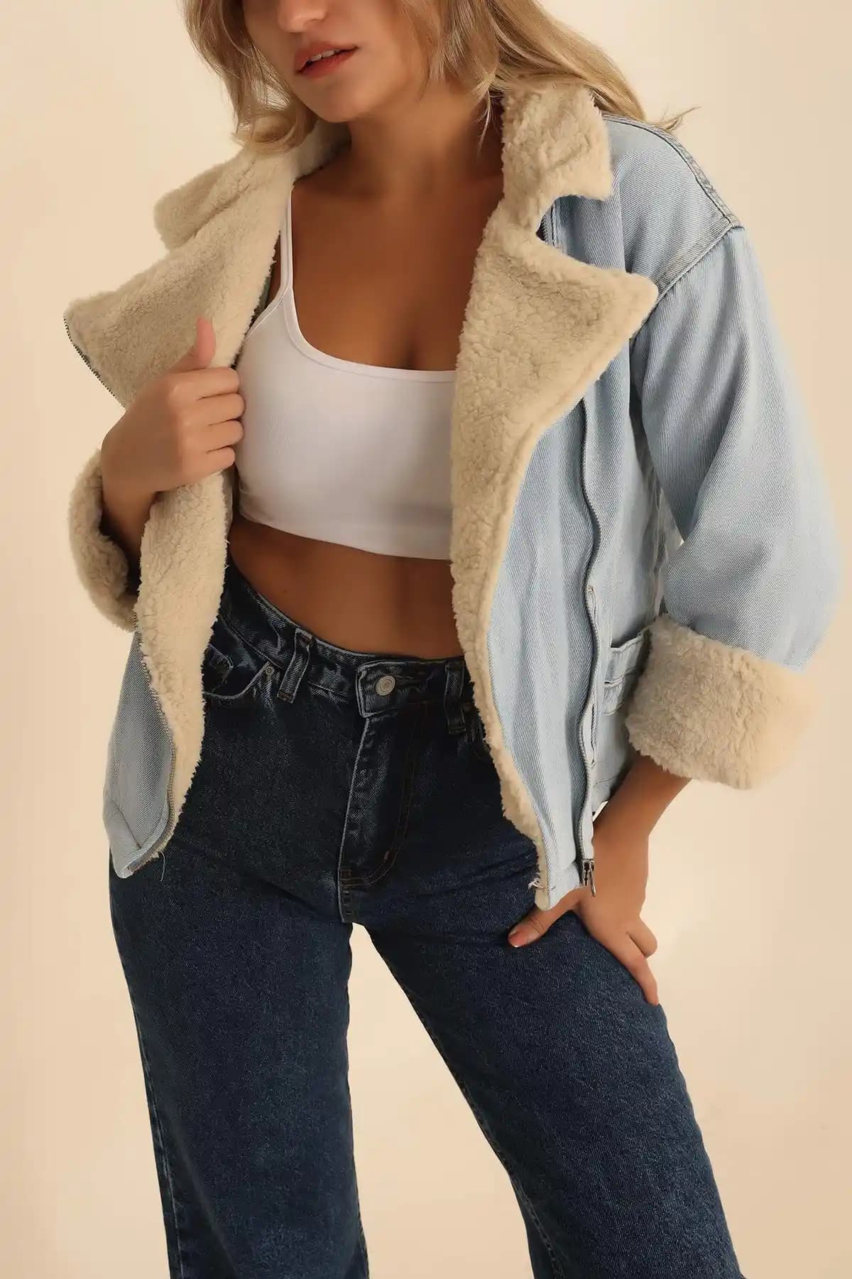 Mavi Yeni Sezon Montları Moda Trendleri ve Stil Önerileri ile Şıklık ve İşlevsellik Bir Arada