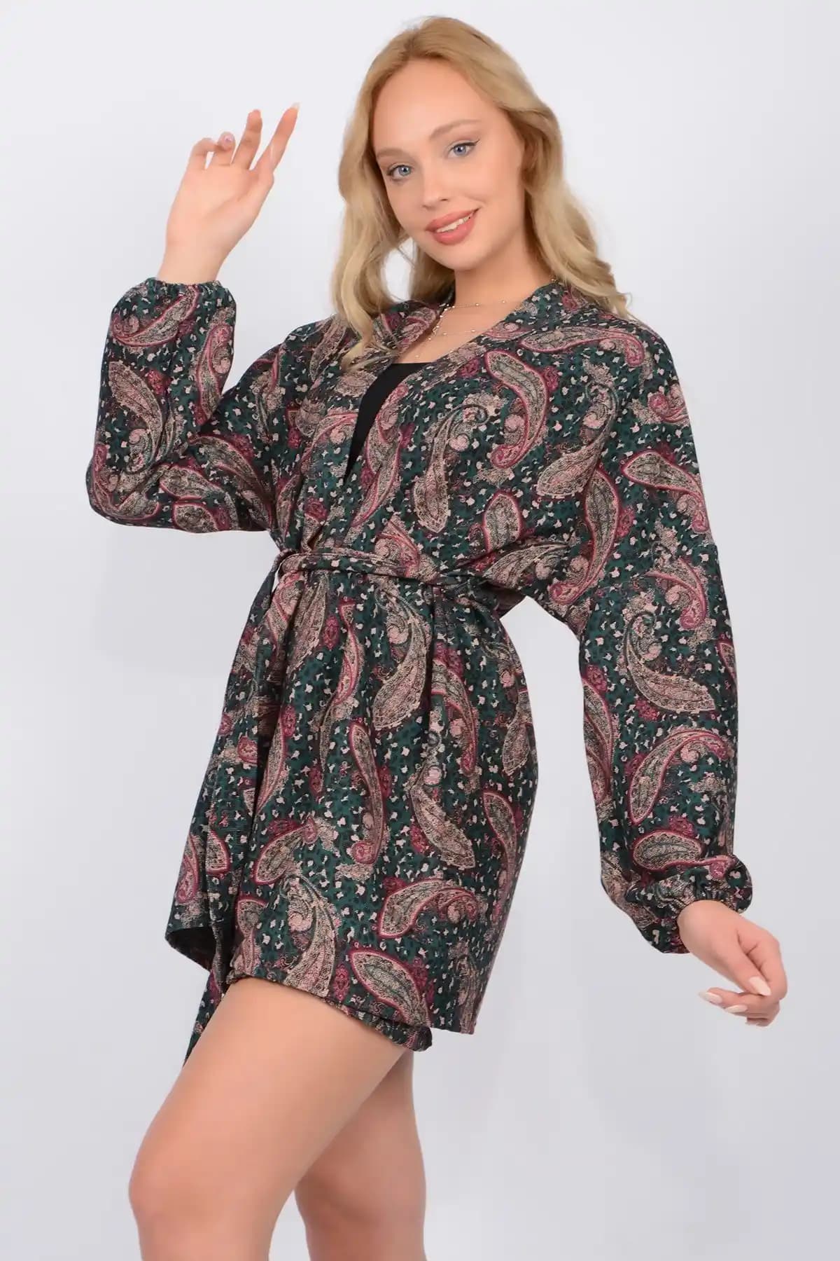 Merter Toptan Kıyafet Alırken Dikkat Edilmesi Gerekenler ve Moda Trendleri Analizi