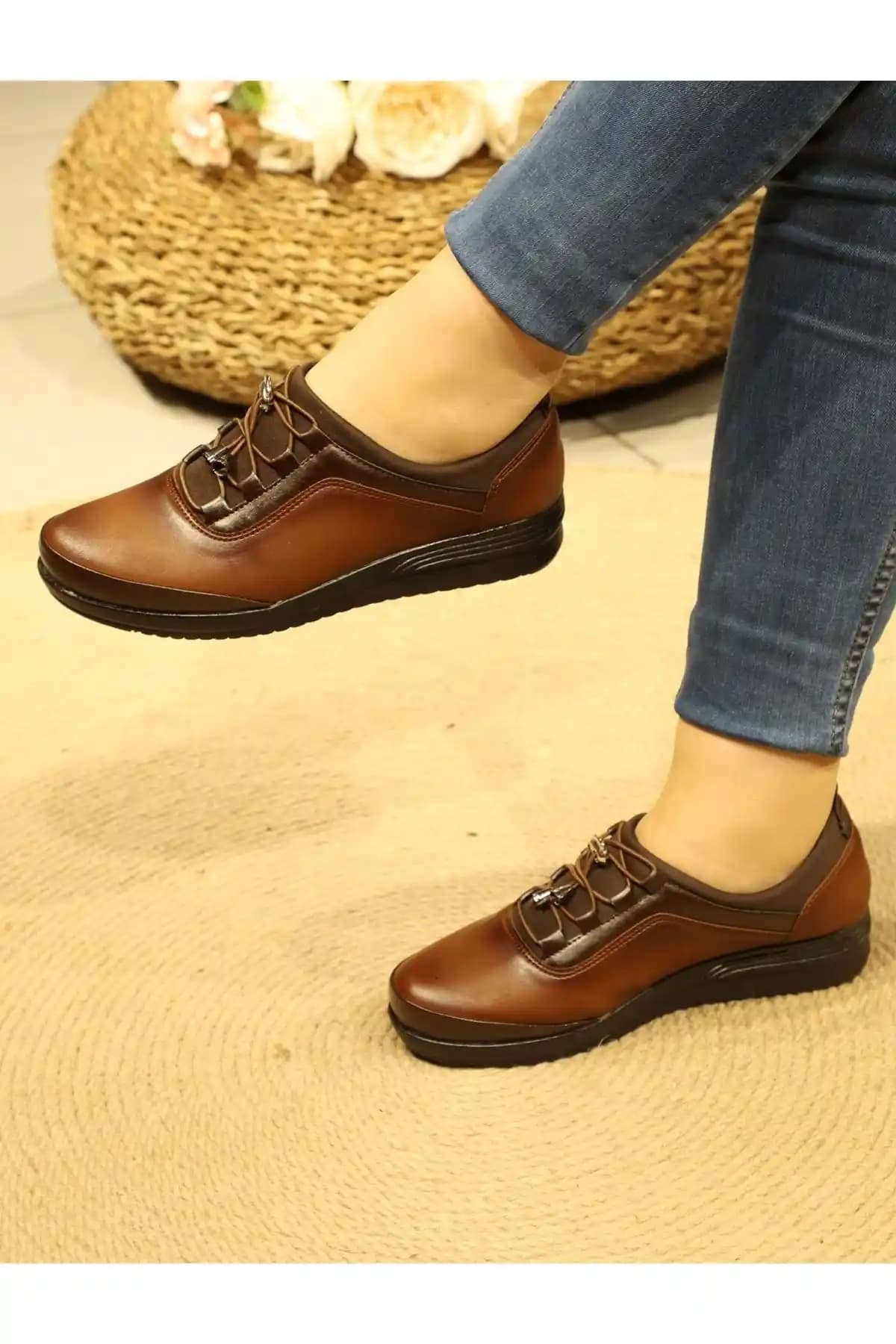 Mevsimlik Bayan Ayakkabılarıyla Her Mevsime Uygun Şıklık ve Konfor Rehberi