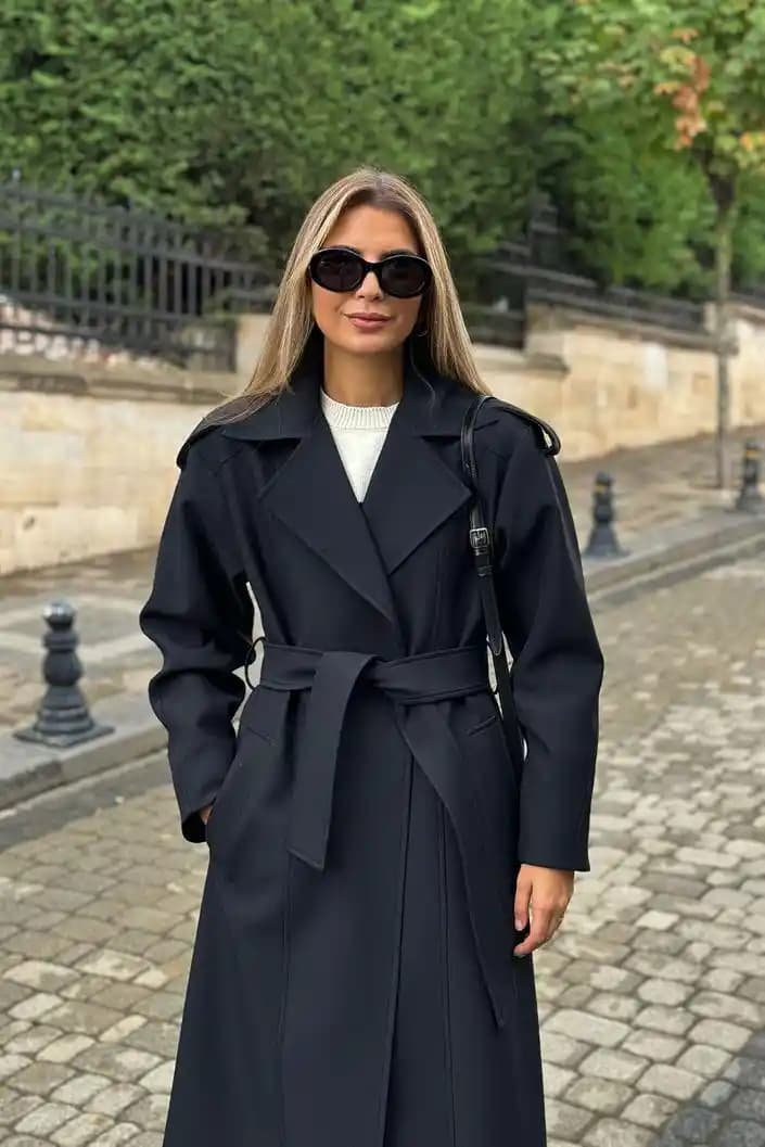 Mevsimlik Kabanlar Moda ve Fonksiyonelliğin Birlikte Sunulduğu Sezonluk Dış Giyim