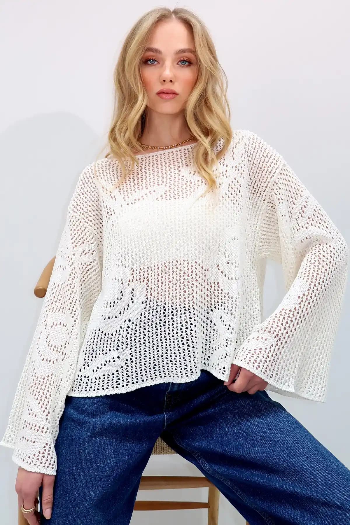 Mevsimlik Kazaklar: Hafif ve Şık Tasarımlarla Günlük Moda ve Fonksiyonellik