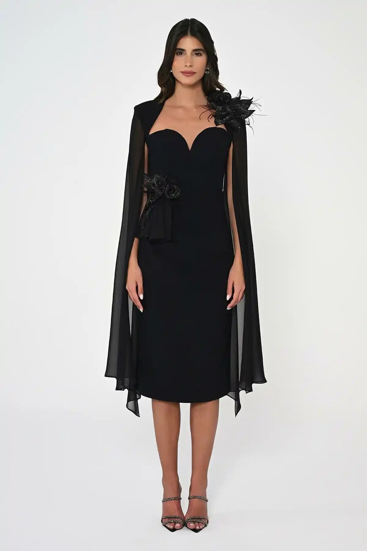 Mezuniyet Gününüz İçin Siyah Dar Elbise Seçenekleri ve Kombin Rehberi