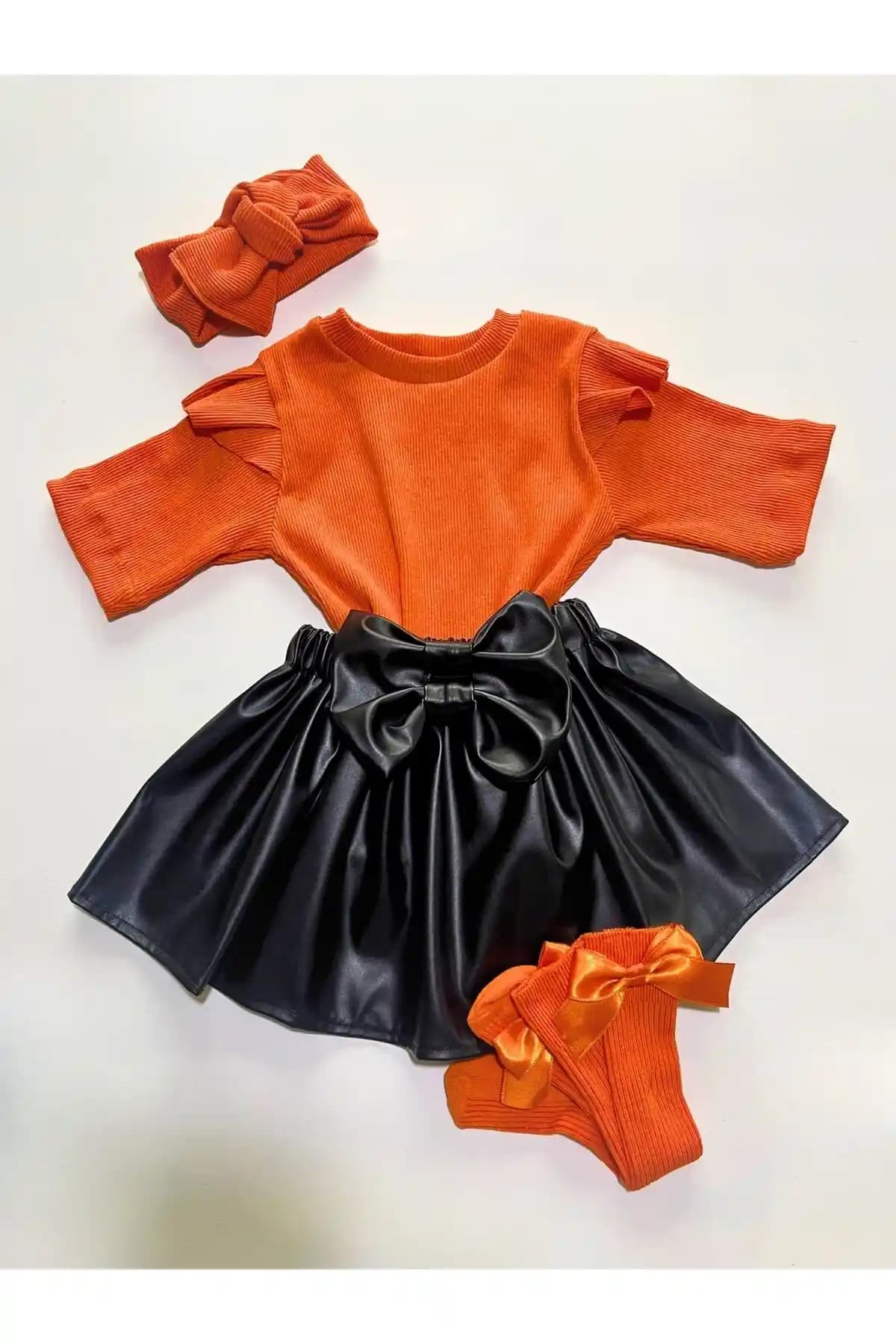 Moda Dünyasında Cesur Bir Renk: Turuncu Başının Günümüzdeki Yeri ve Trendleri