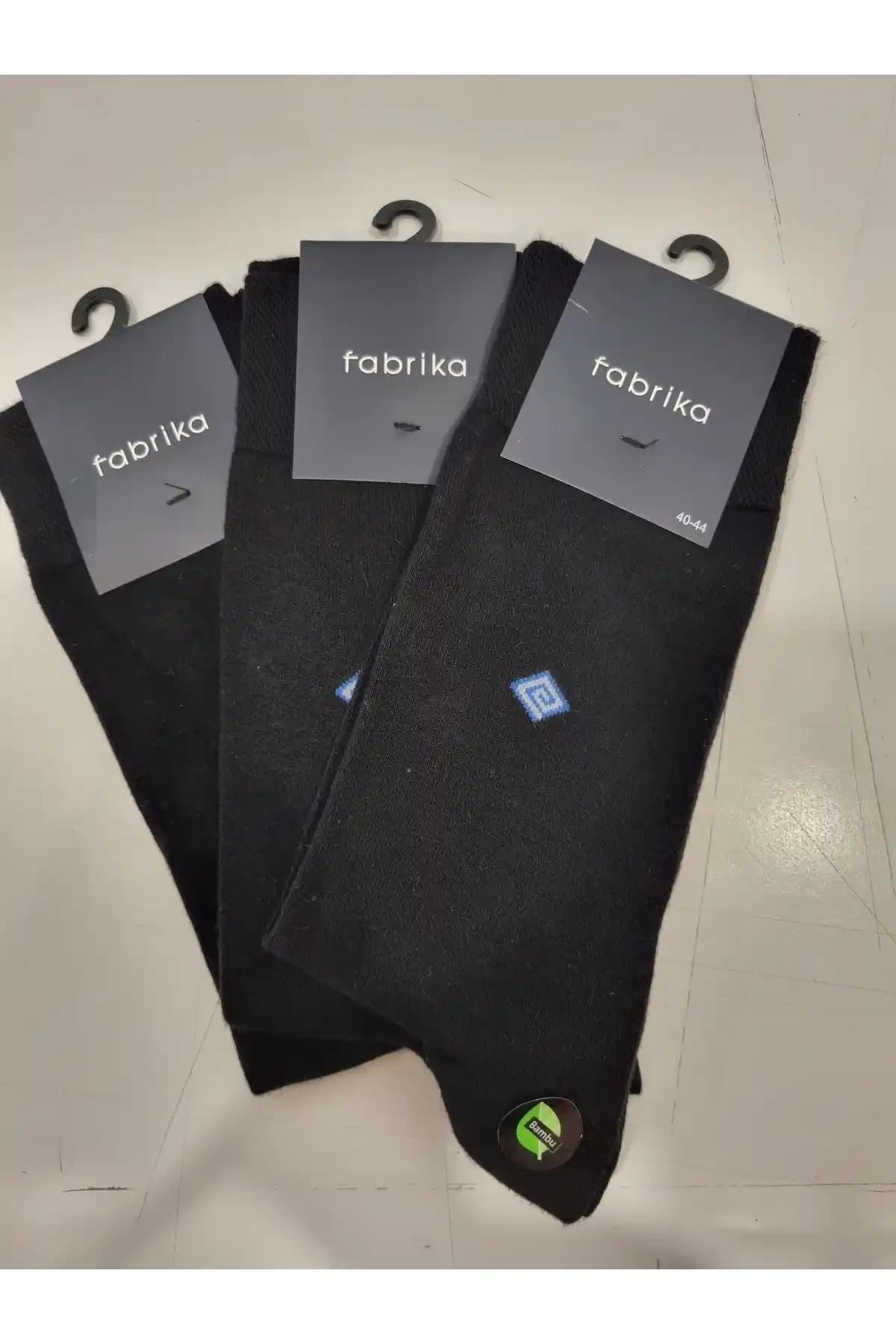 Moda Dünyasında Çorap Çeşitleri ve Fabrika Satış Mağazalarının Önemi