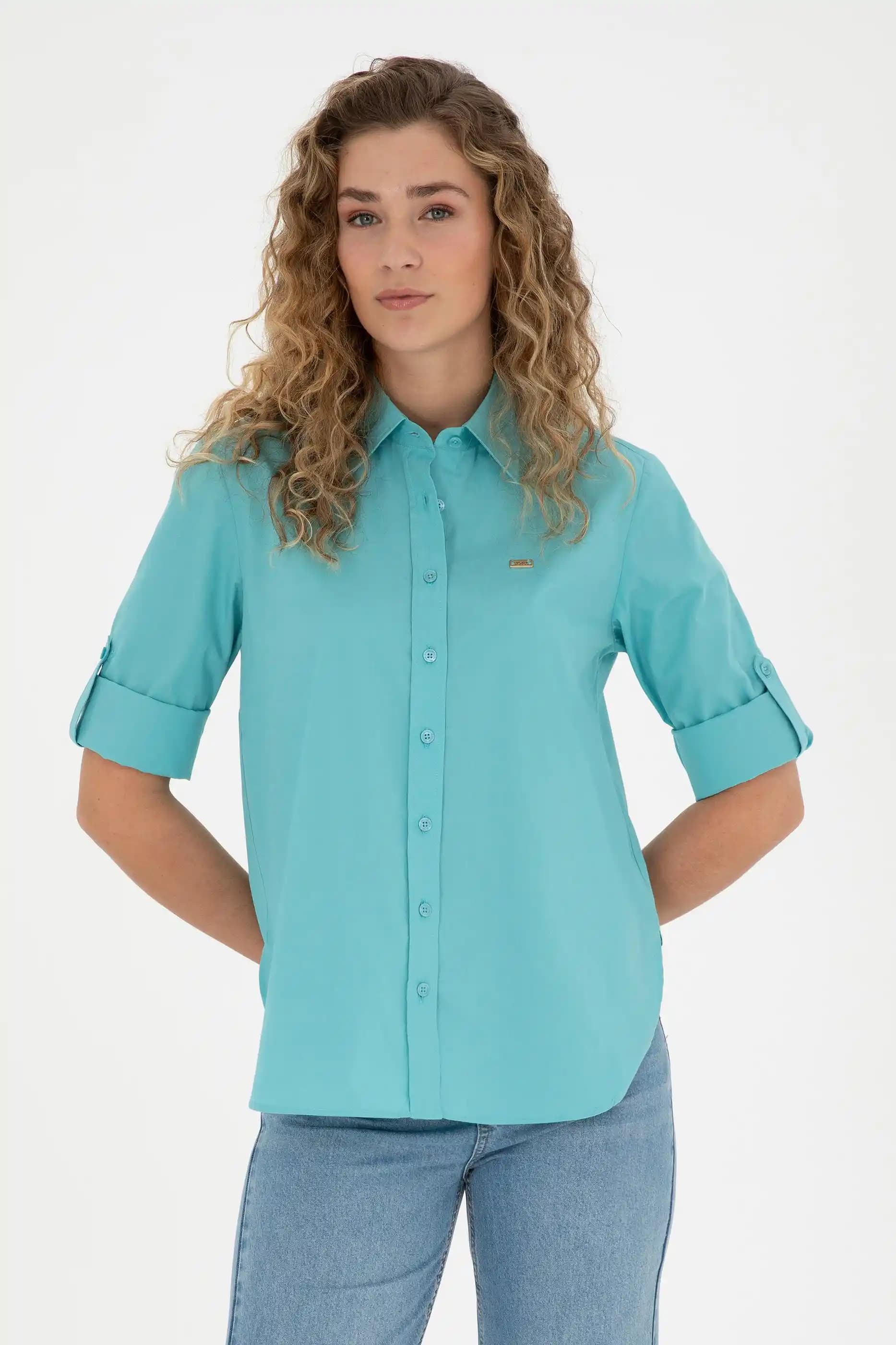 Moda Dünyasında Ferahlatıcı Mint Gömleklerle Şık ve Trend Kombinasyonlar