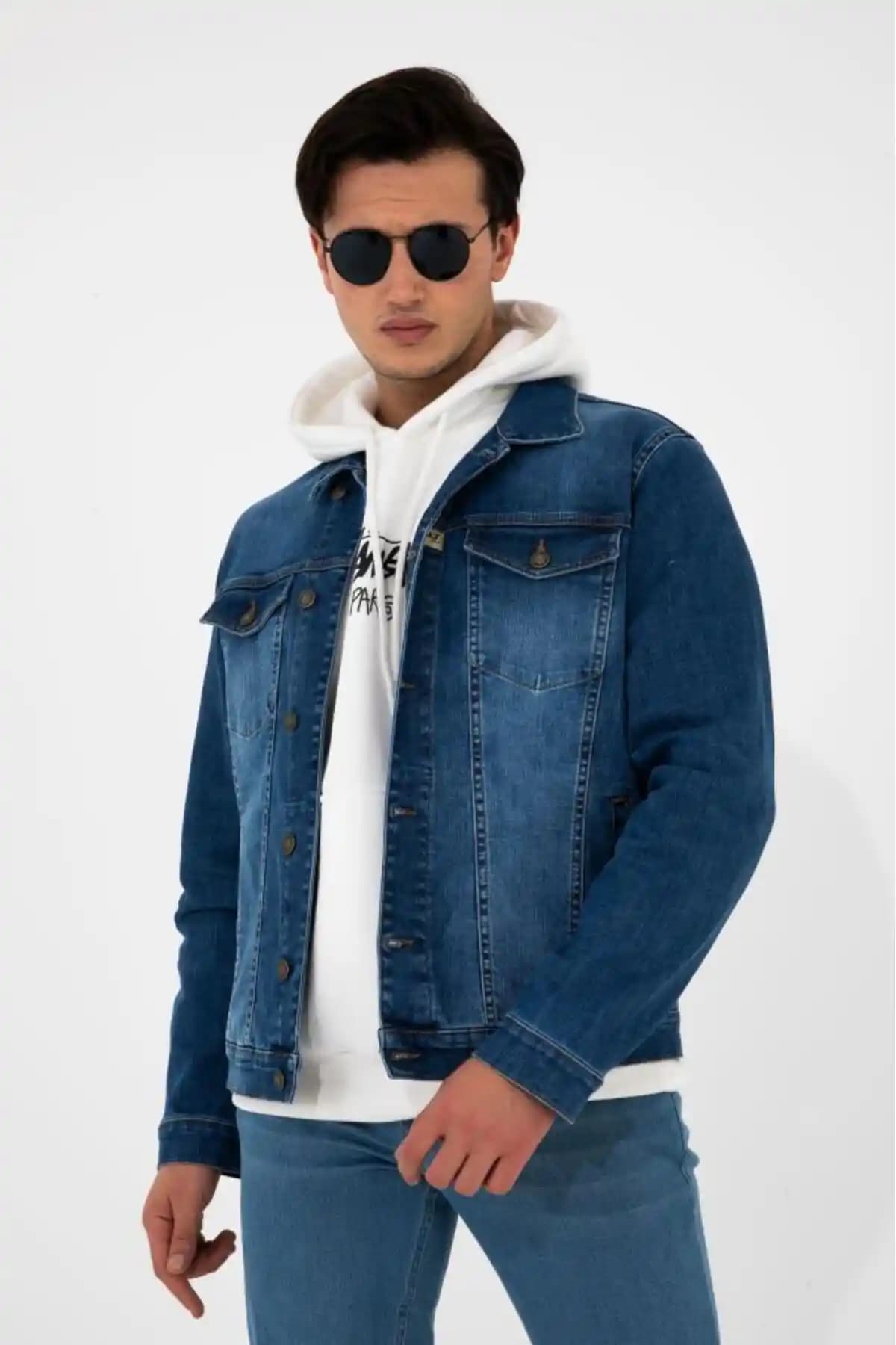 Moda Dünyasında Mavi Jeans ve Erkek Kot Ceketleri: Zamansız Şıklık ve Güncel Trendler