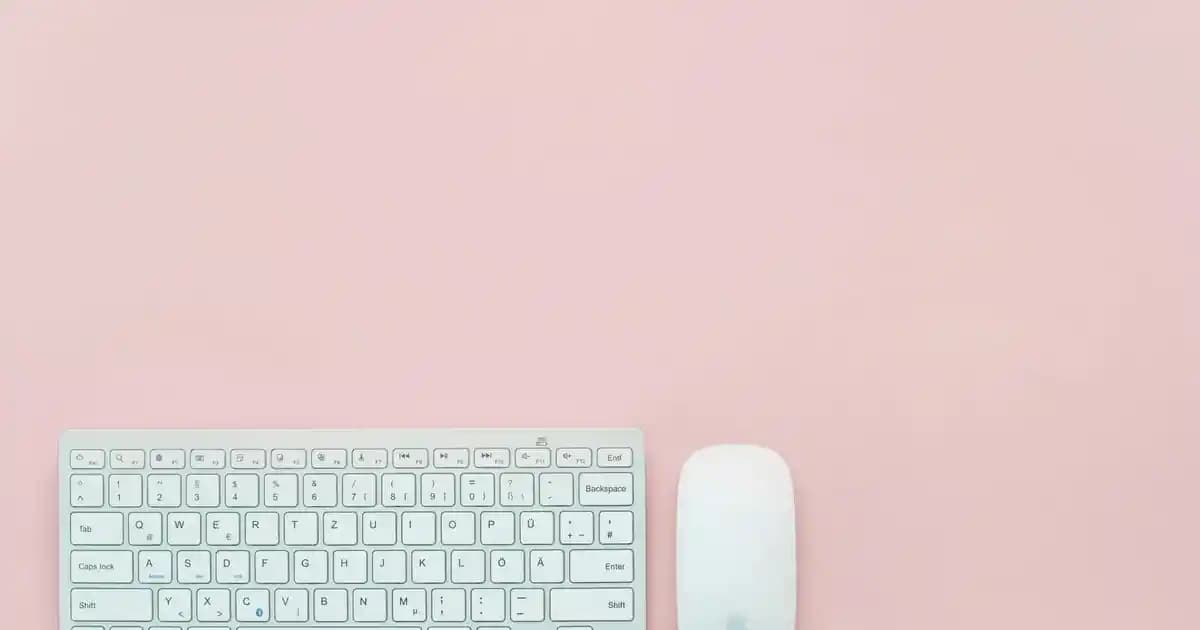 Moda Dünyasında Mavi Oversize Gömlekler: Şıklık ve Rahatlığın Modern Buluşması