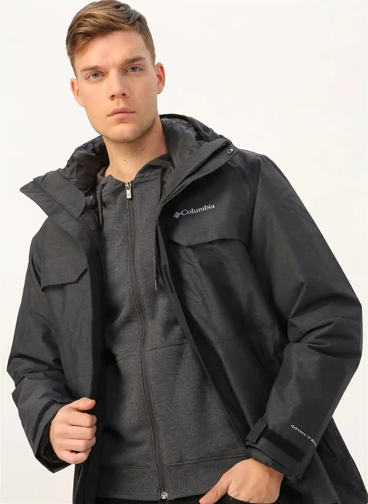 Moda Dünyasında Mont Türleri: Stil ve Fonksiyonelliğin Mükemmel Buluşması