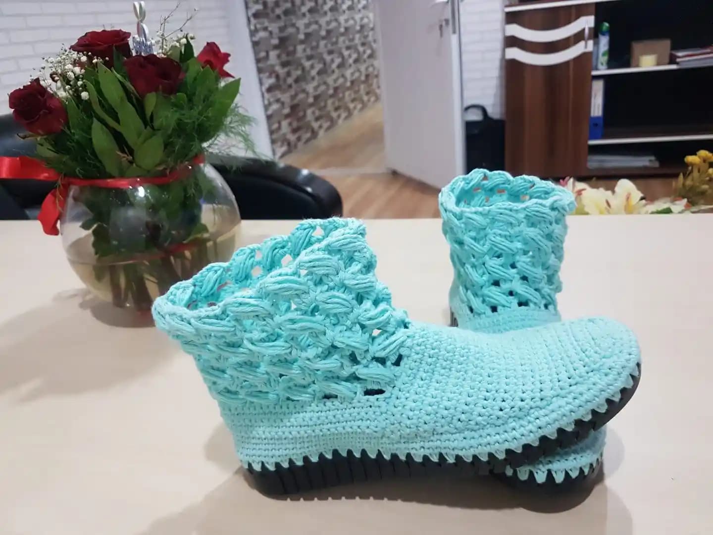 Moda Dünyasında Örgü Bot Modelleri: Sıcak ve Şık Seçenekler ve Güncel Trendler