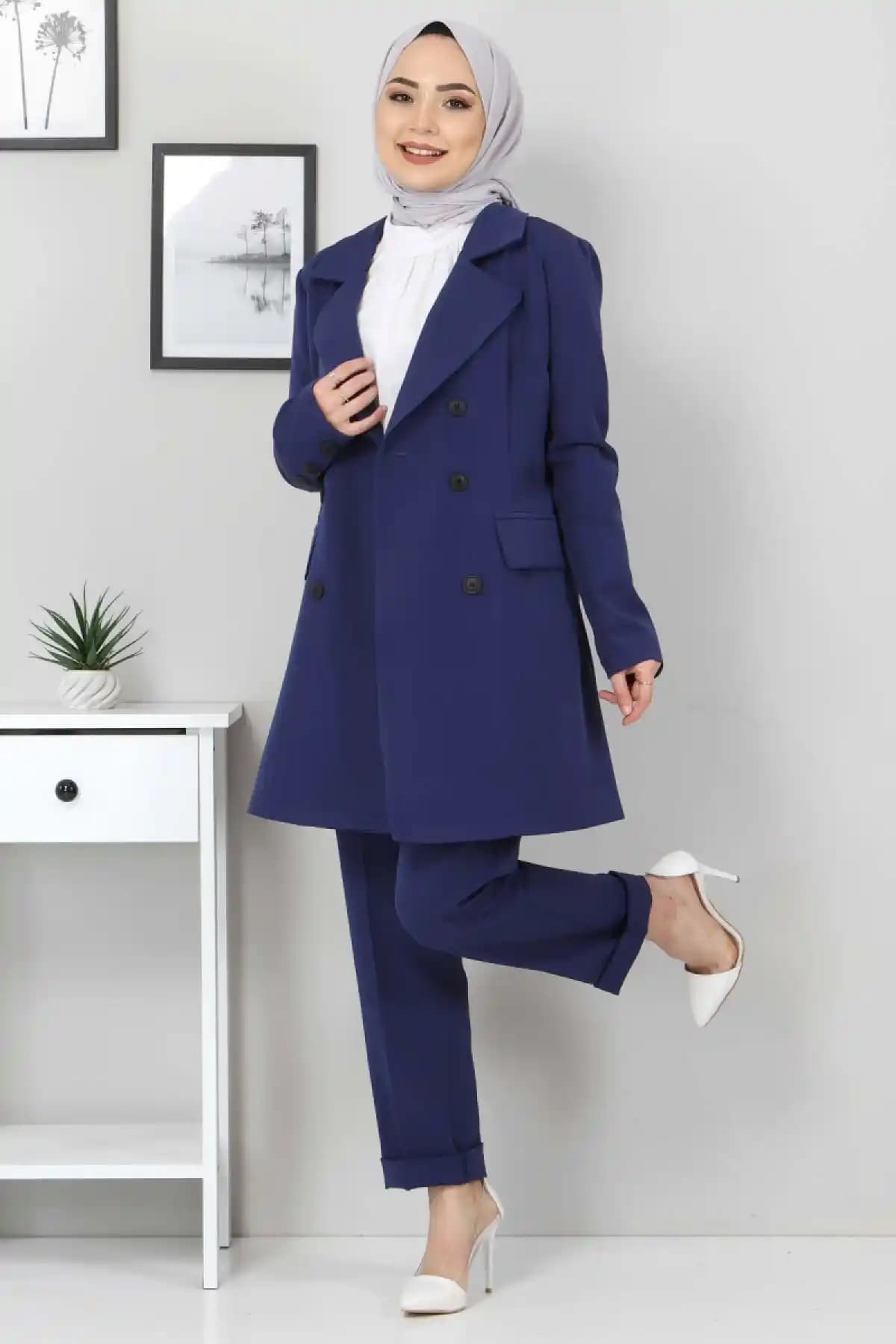 Moda Dünyasında Pantolon Ceket Modelleri ve Trendleri: Şıklık ve Fonksiyonellik Bir Arada