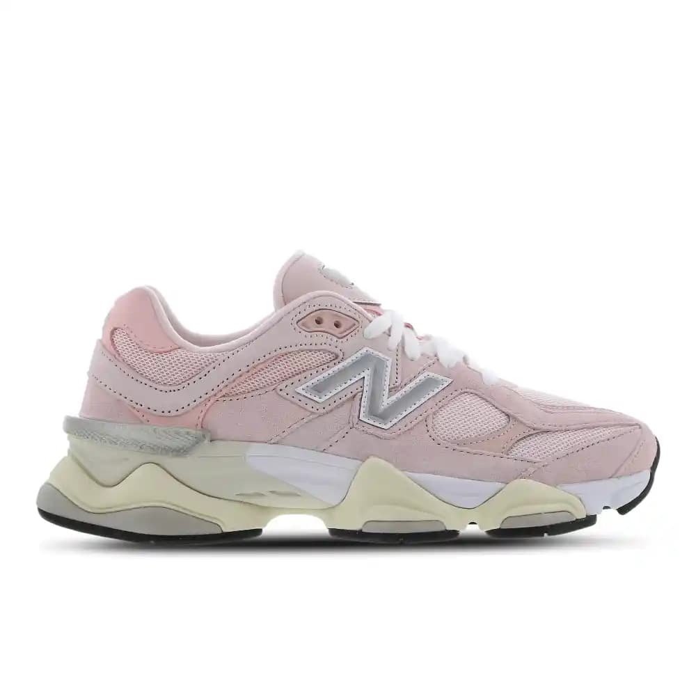 Moda Dünyasında Pembe Rengin Yükselişi: New Balance 9060 Pink ile Şıklık ve Enerji