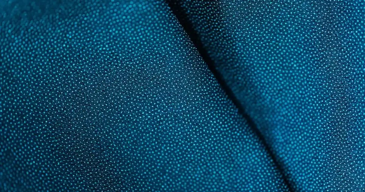 Moda Dünyasında Soft Yeşil Renk: Doğallık ve Zarafetin Modern Yansıması