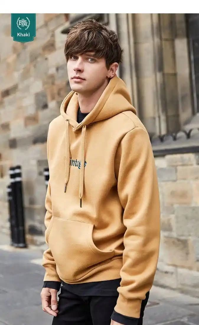 Moda Dünyasında Streetwear Sweatshirt'ler: Stil ve Konforun Mükemmel Buluşması