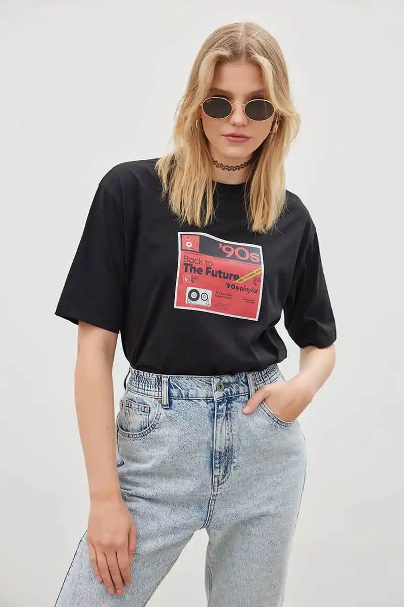 Moda Dünyasında T-shirt Satın Alma Rehberi: Doğru Seçim ve Trendler Hakkında Bilgiler