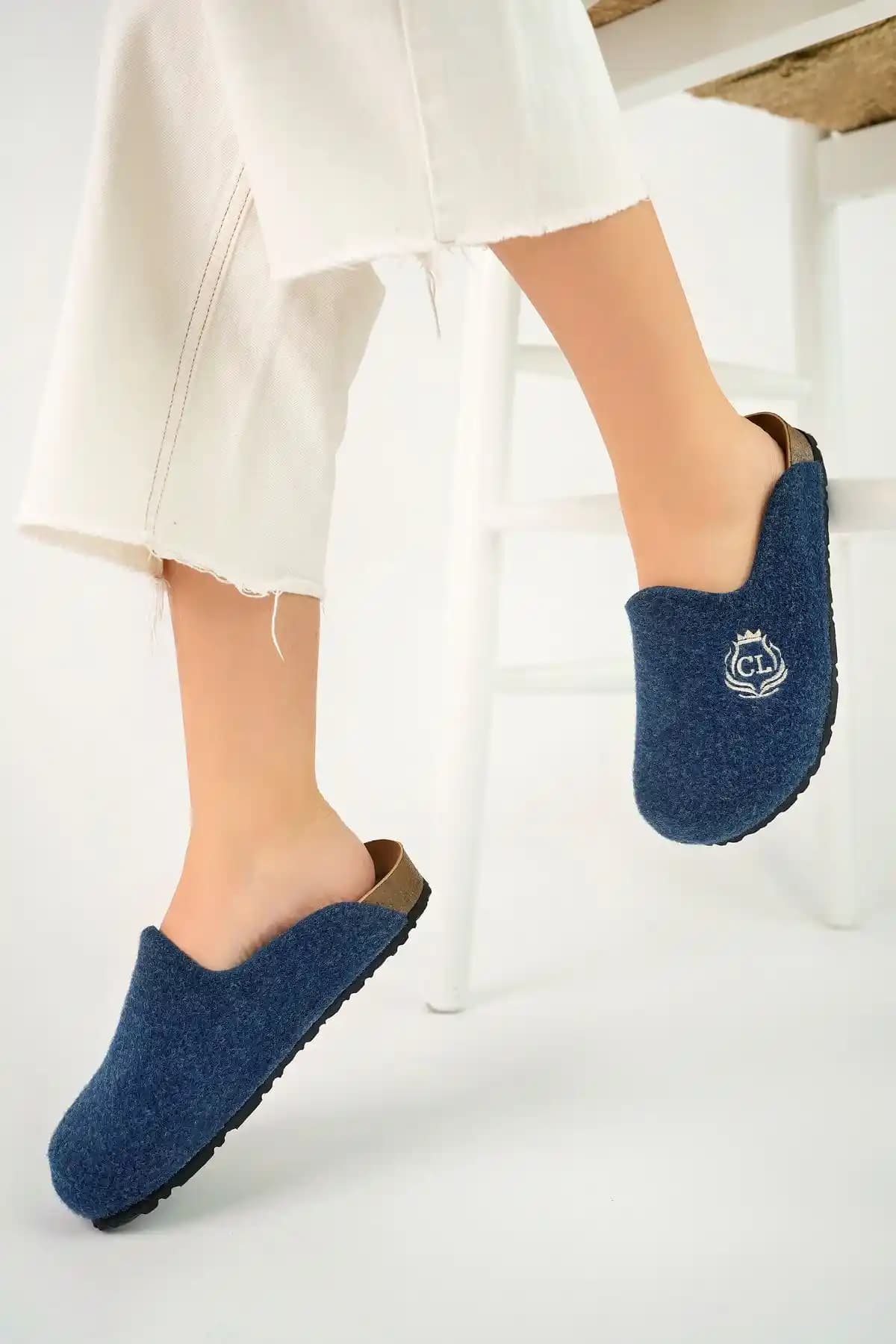 Moda Dünyasında Terlik Markaları: Tarz ve Konforun Uyumunu Yakalayan Seçenekler