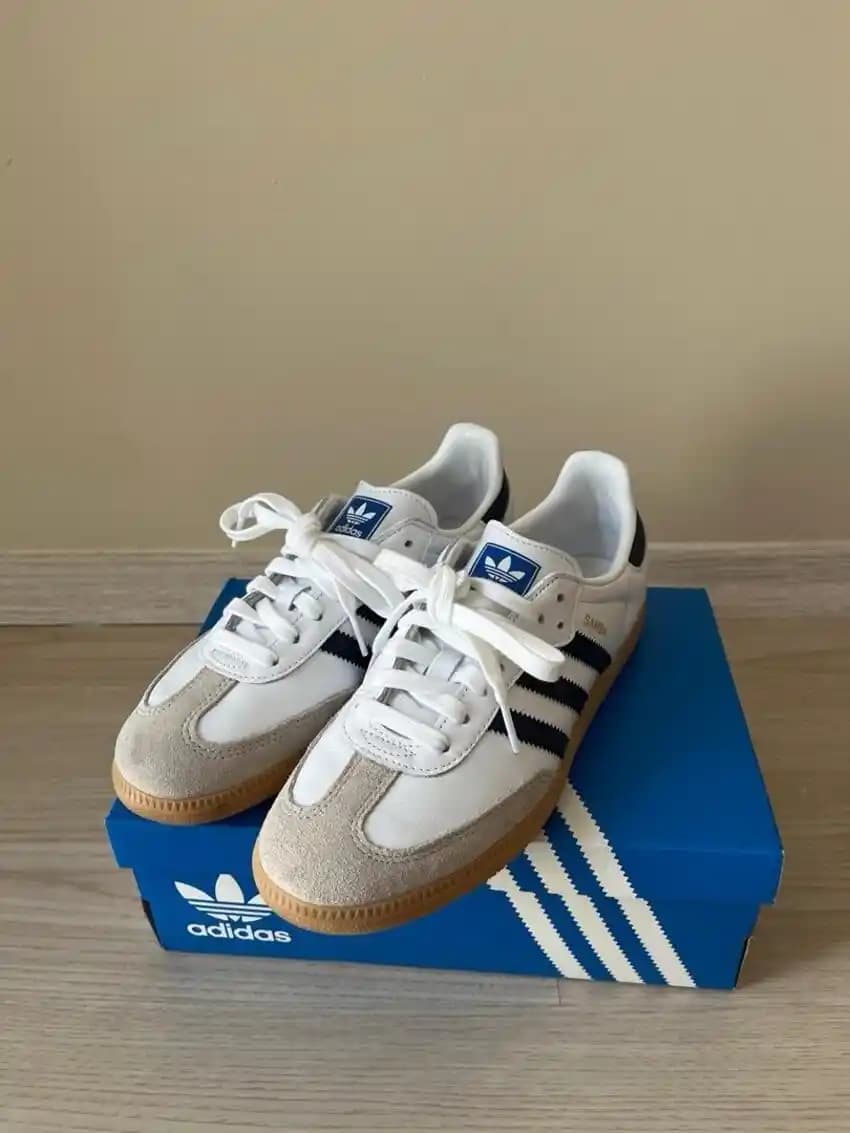 Moda Dünyasında Yeni Ayakkabılar: Trendler, Stil ve Konforun Buluşması