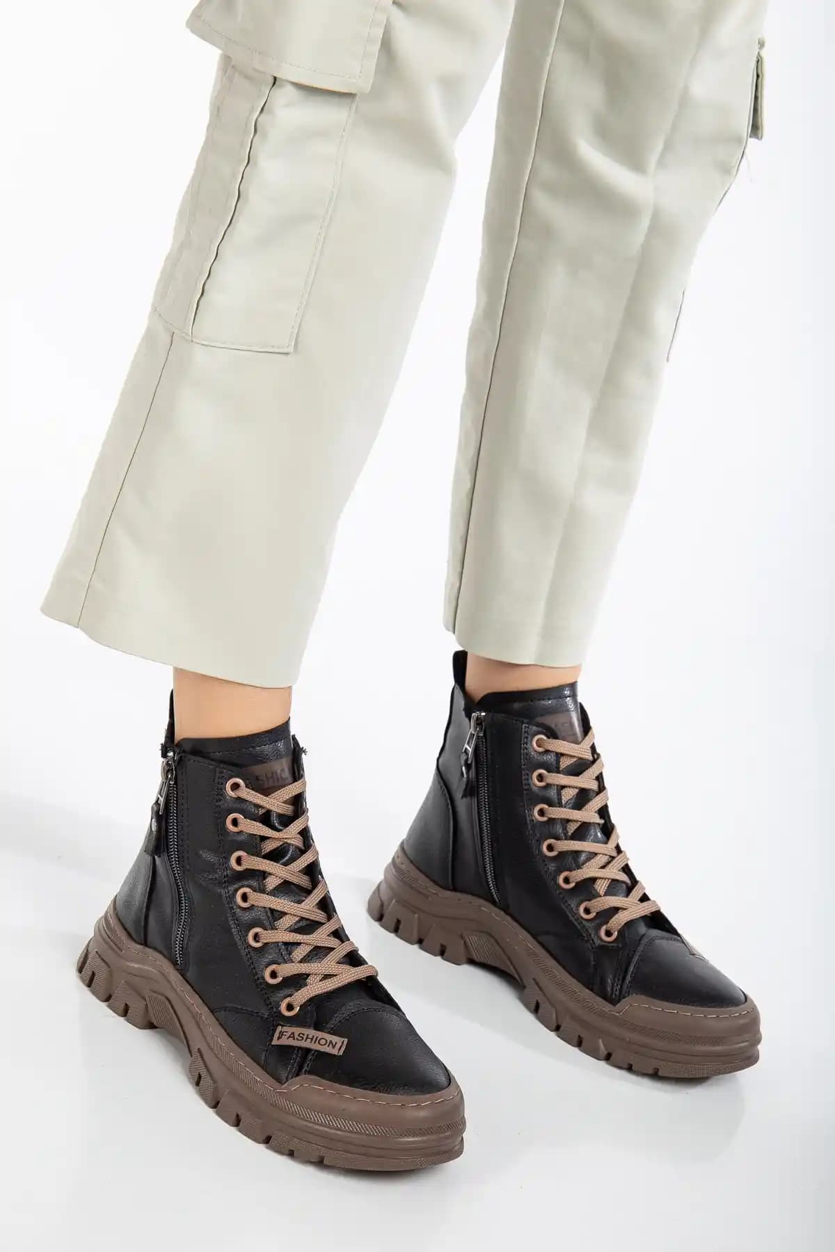 Moda Dünyasında Yeni Botların Yükselişi Teknoloji ve Şıklığın Buluşması