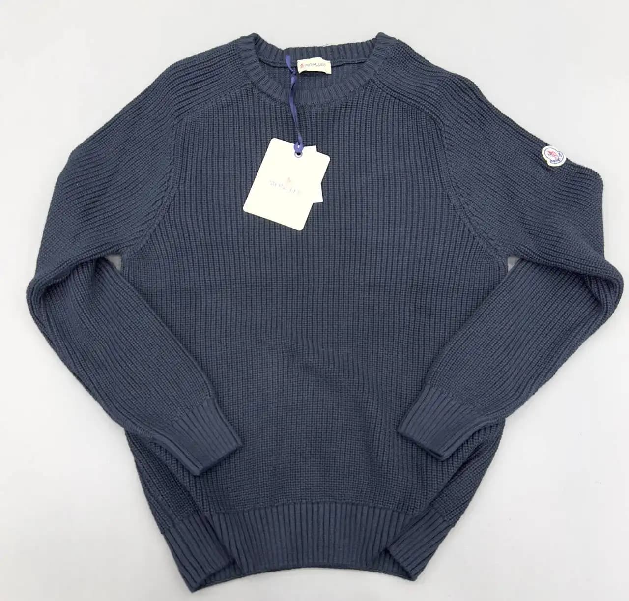 Moncler Kazaklar: Moda ve Fonksiyonelliği Bir Arada Sunan Şık Kış Giyim Seçenekleri