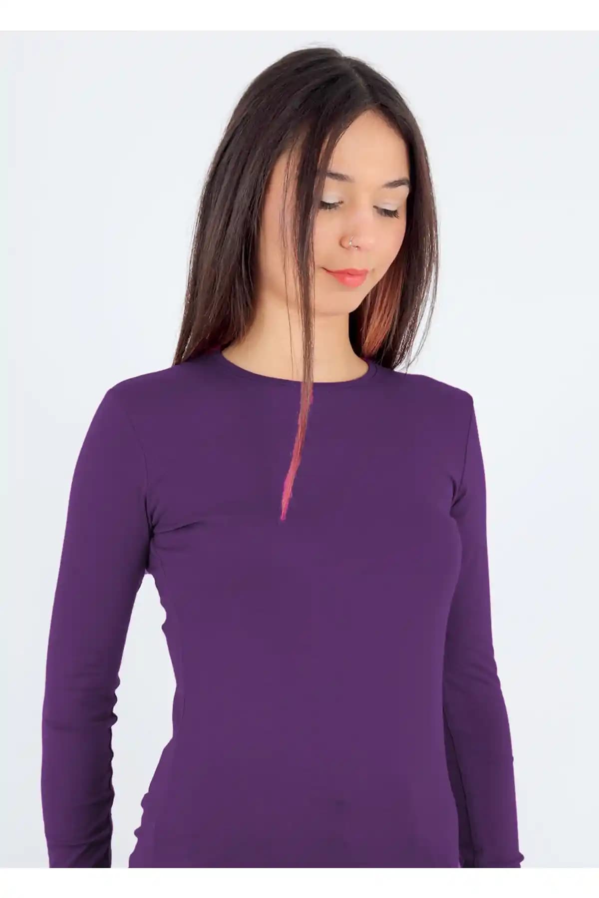 Mor Badi: Moda Dünyasında Renklerin Gücü ve Stil İfadesi Analizi ve Trendler