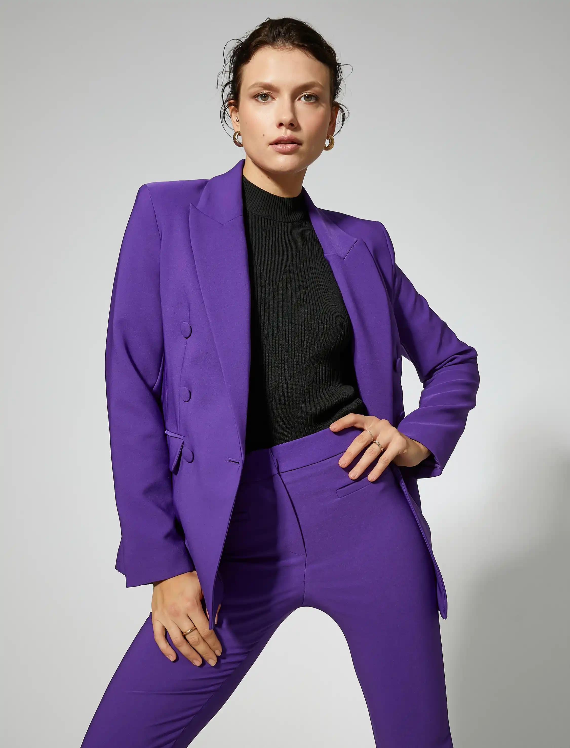 Mor blazer ceket kombinleri ile şıklık ve tarzınızı yansıtın