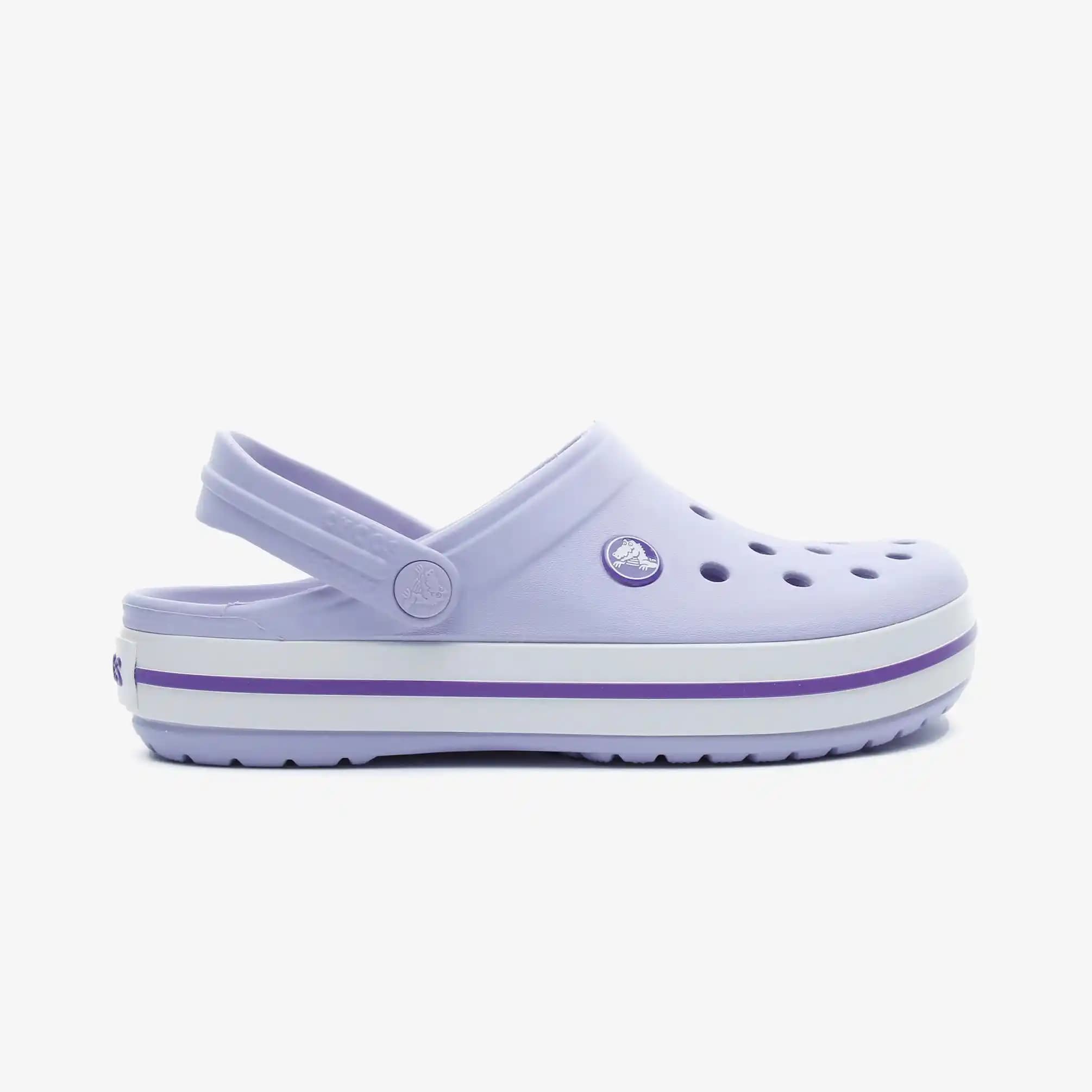 Mor Crocs Terlikleri ile Şıklık ve Konforu Bir Arada Yakalayın