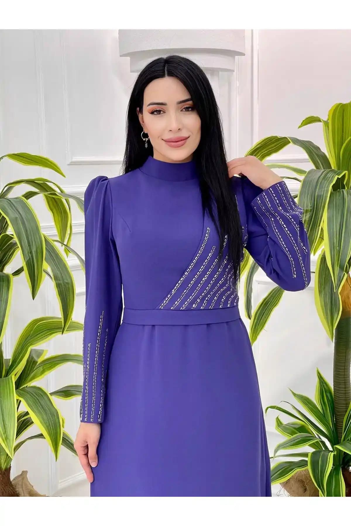 Morcivert Elbise: Zarafetin Simgesi ve Moda Dünyasındaki Yeri