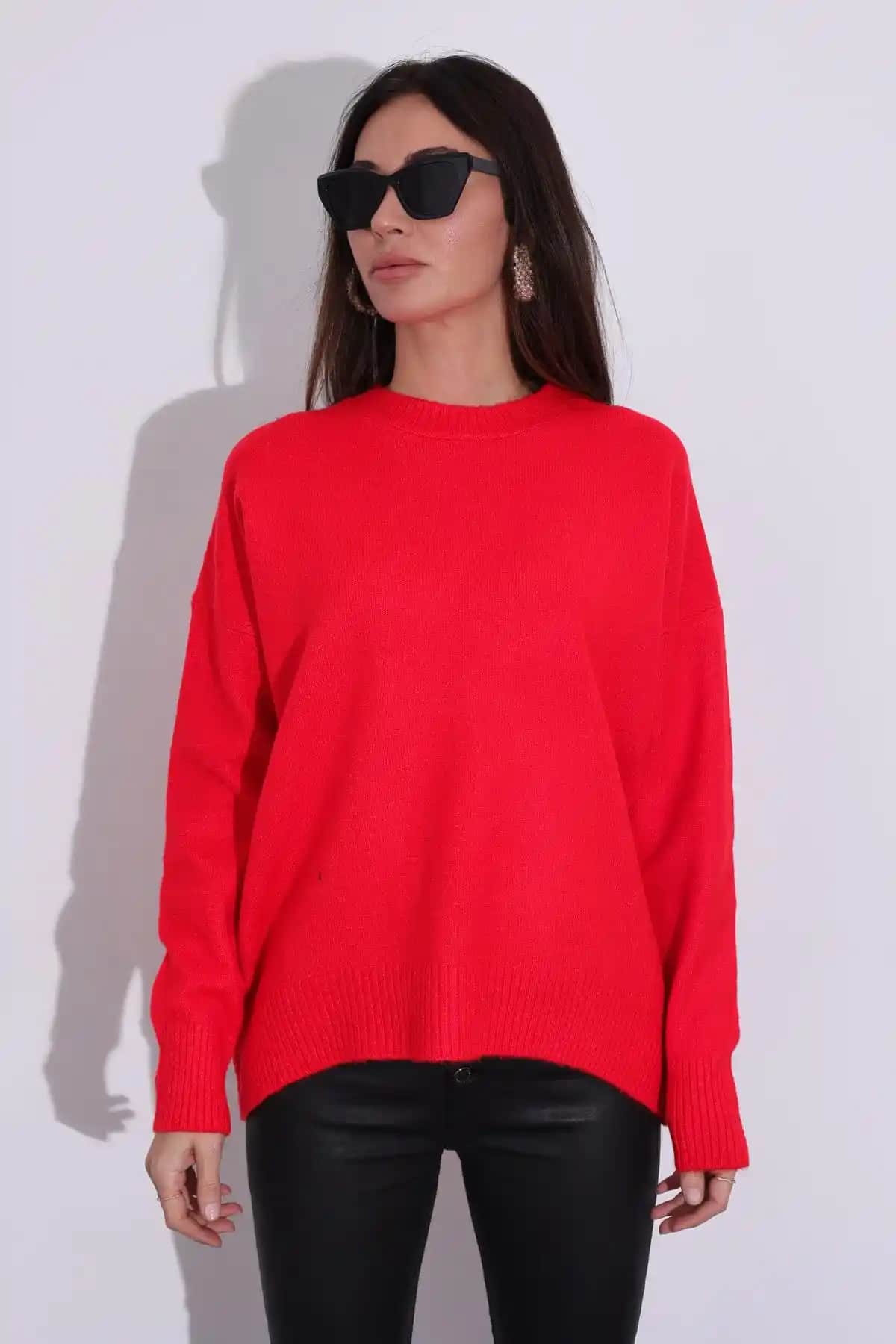 Nar Çiçeği Kazaklar: Moda Dünyasında Canlı ve Şık Bir Seçenek Analizi