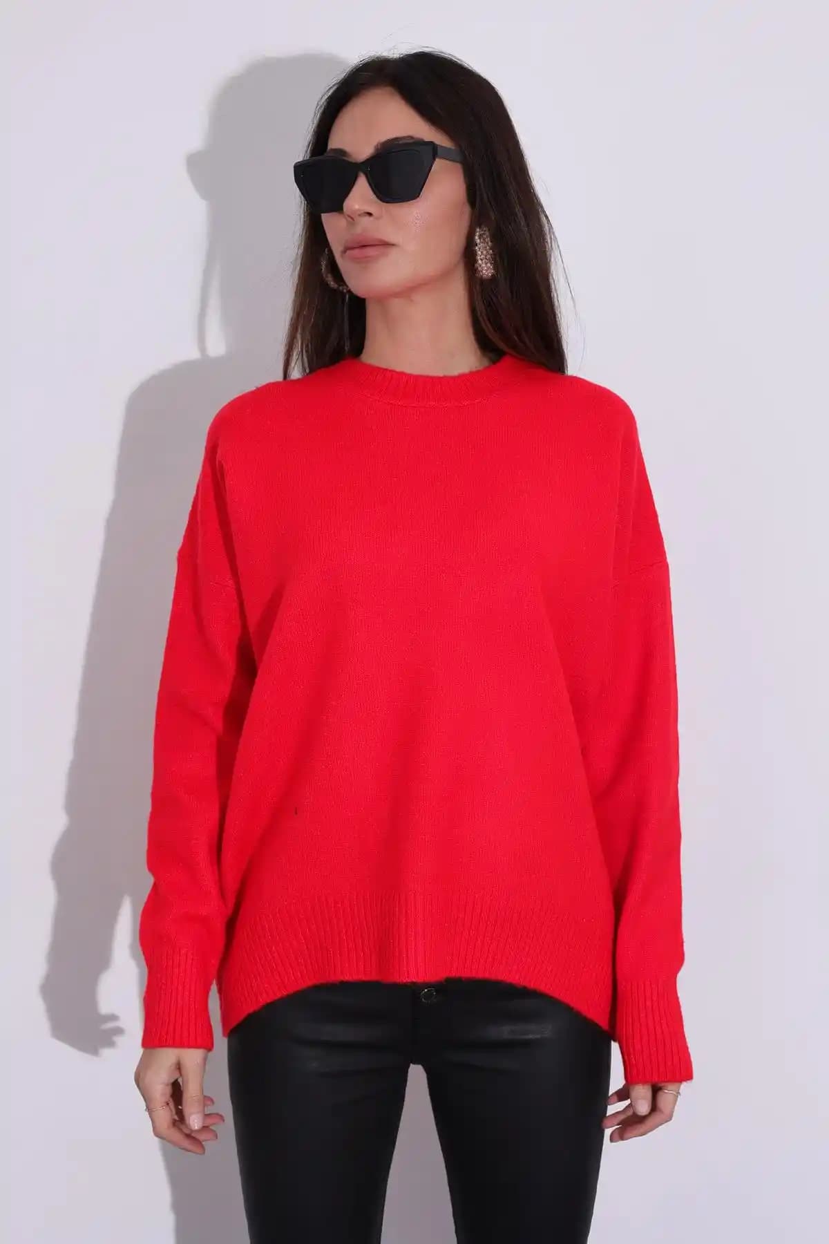 Nar Çiçeği Kazaklar: Moda Dünyasında Canlı ve Şık Bir Seçenek Analizi