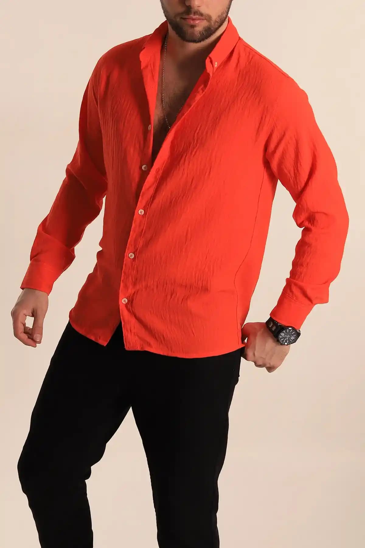 Nar Çiçeği Motifleriyle Erkek Gömleklerine Doğadan İlham Alan Şıklık Katma