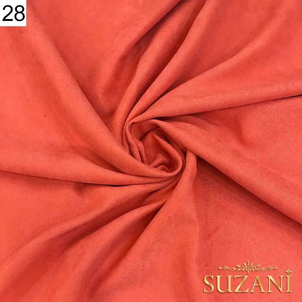 Nar Çiçeği Rengi Moda Dünyasında Canlı ve Enerjik Bir Tarz Yaratmanın Yolları